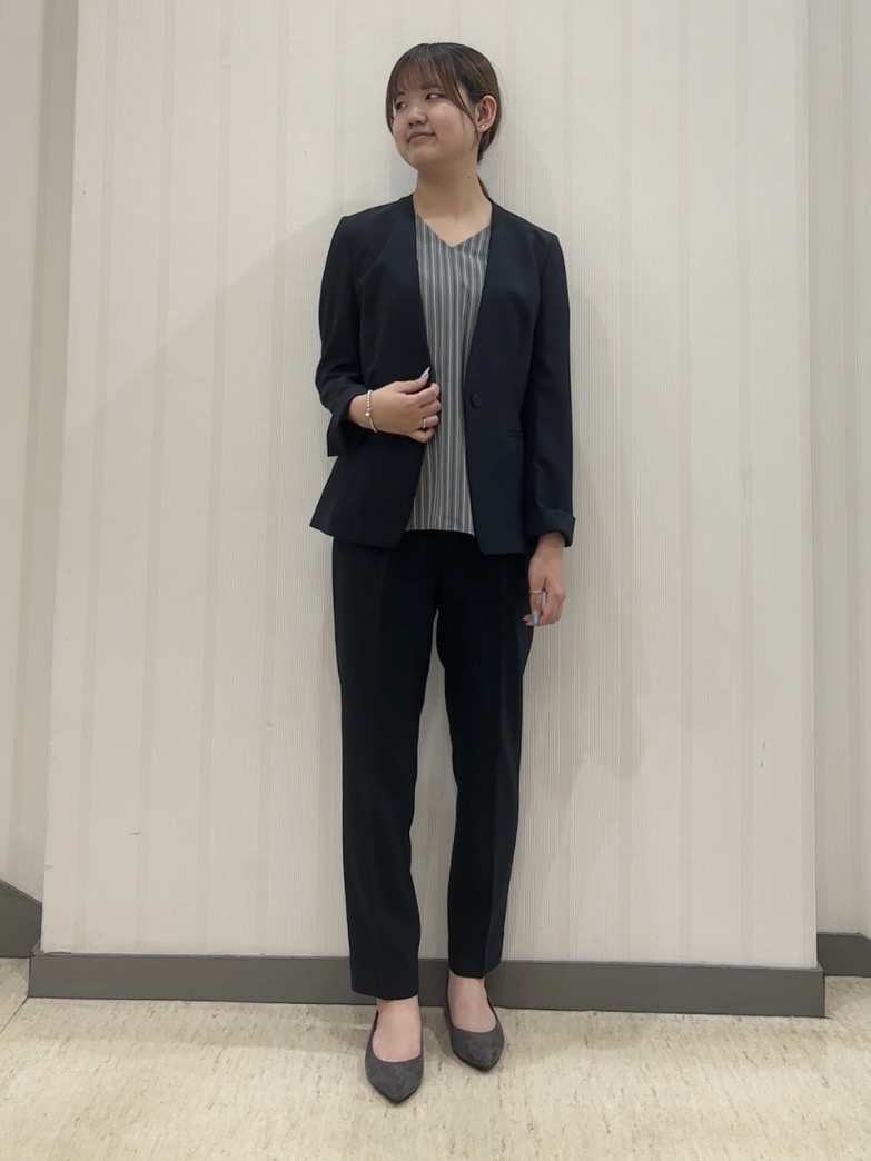 ちひさんの「INDIVI｜【清涼感／UVケア／接触冷感】Vネックストライプブラウス」を使ったコーディネート