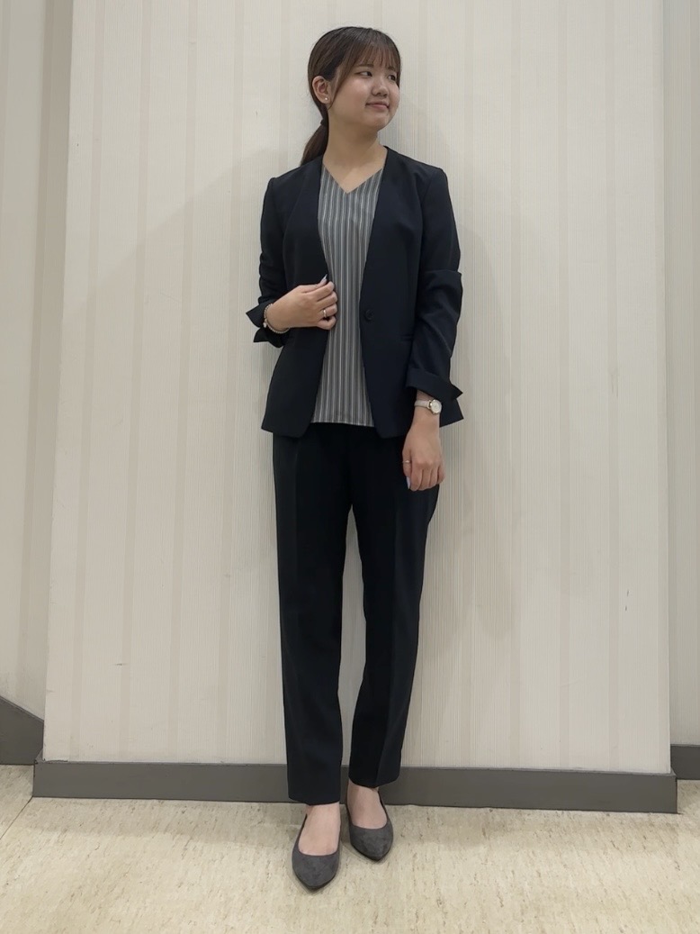 ちひさんの「INDIVI｜【清涼感／UVケア／接触冷感】Vネックストライプブラウス」を使ったコーディネート