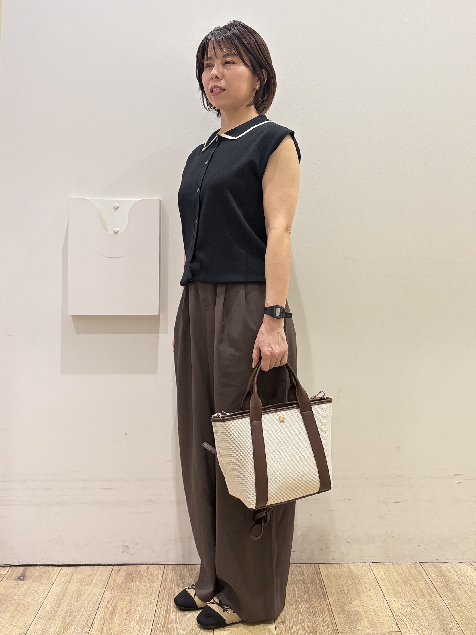 YUKOさんの「index｜配色衿フレンチスリーブニット【洗濯機OK】」を使ったコーディネート