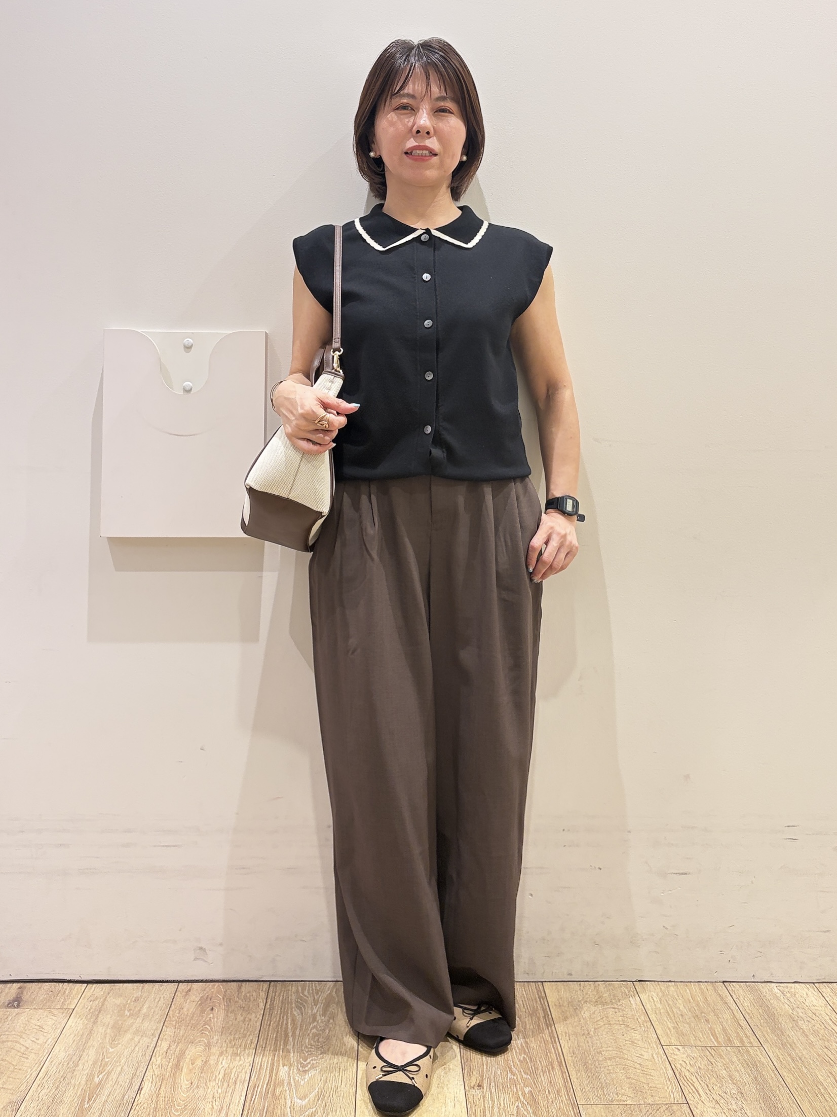YUKOさんの「index｜配色衿フレンチスリーブニット【洗濯機OK】」を使ったコーディネート