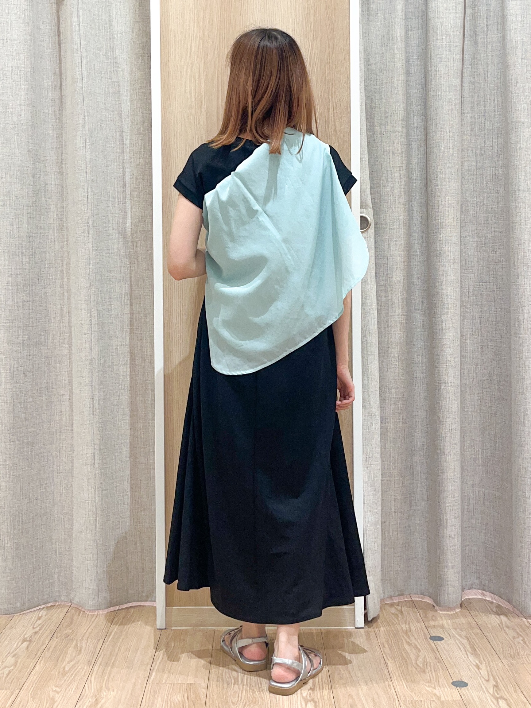 みーちゃんさんの「grove｜【洗濯機OK・ひんやり】朝晩の気温差に◎軽やかシアーシャツ」を使ったコーディネート