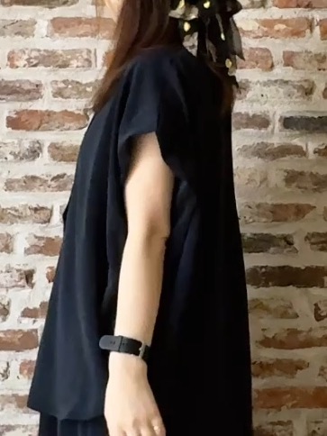 tokiさんの「THE SHOP TK｜【ひんやり/遮熱/セットアップ可】やみつきになる とろみバンドカラーブラウス」を使ったコーディネート