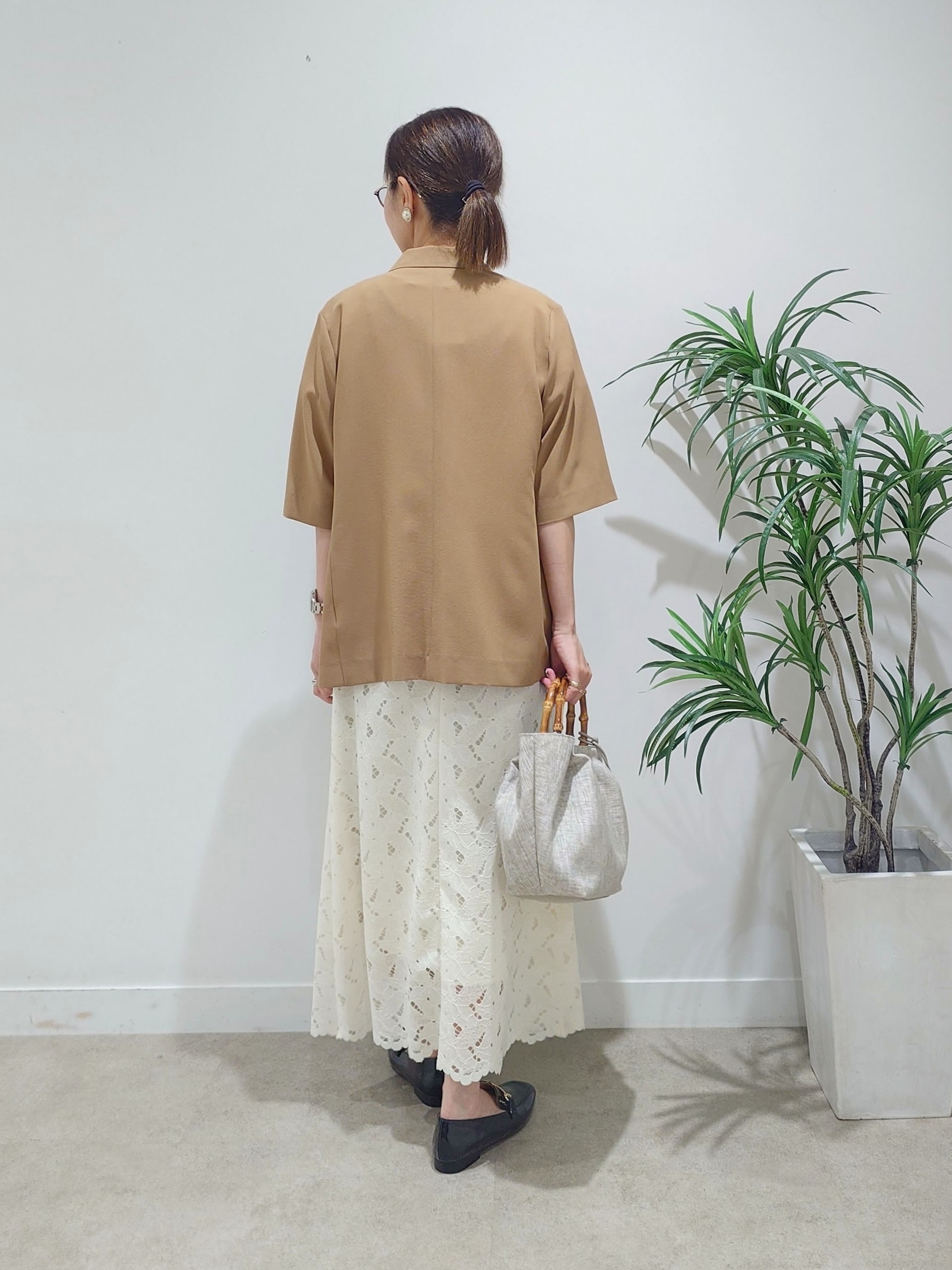 MUTSUKOさんの「UNTITLED｜【セットアップ可能】リーフレースブラウス」を使ったコーディネート