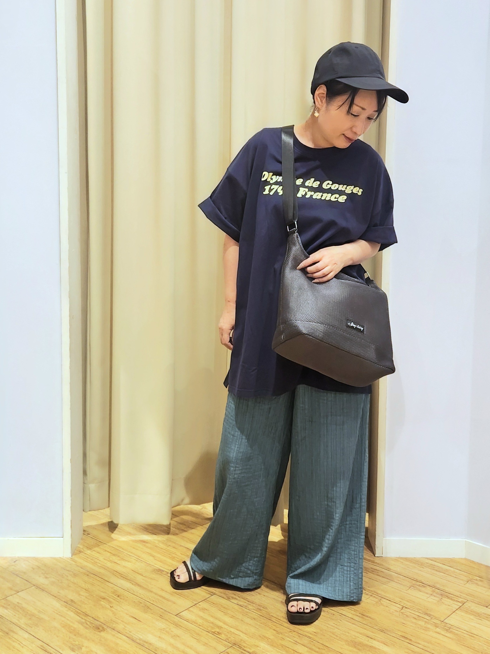 くまさんの「SHOO･LA･RUE｜【ひんやり】ゆるっと体型カバー BIGアソートTシャツ」を使ったコーディネート