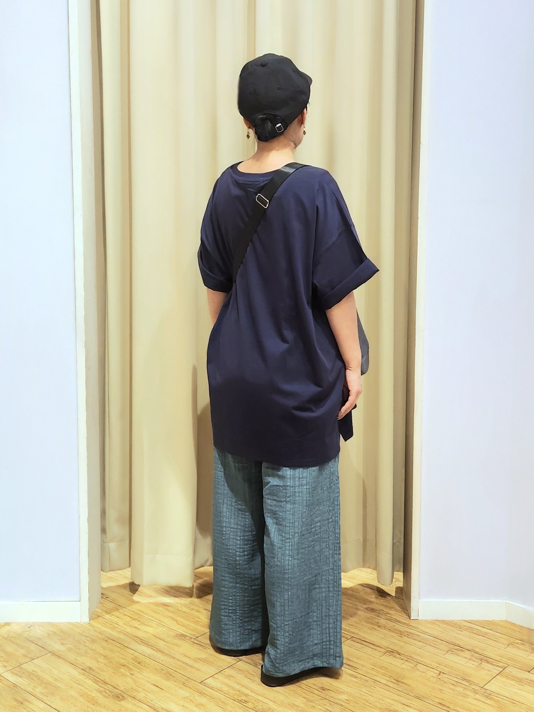 くまさんの「SHOO･LA･RUE｜【ひんやり】ゆるっと体型カバー BIGアソートTシャツ」を使ったコーディネート