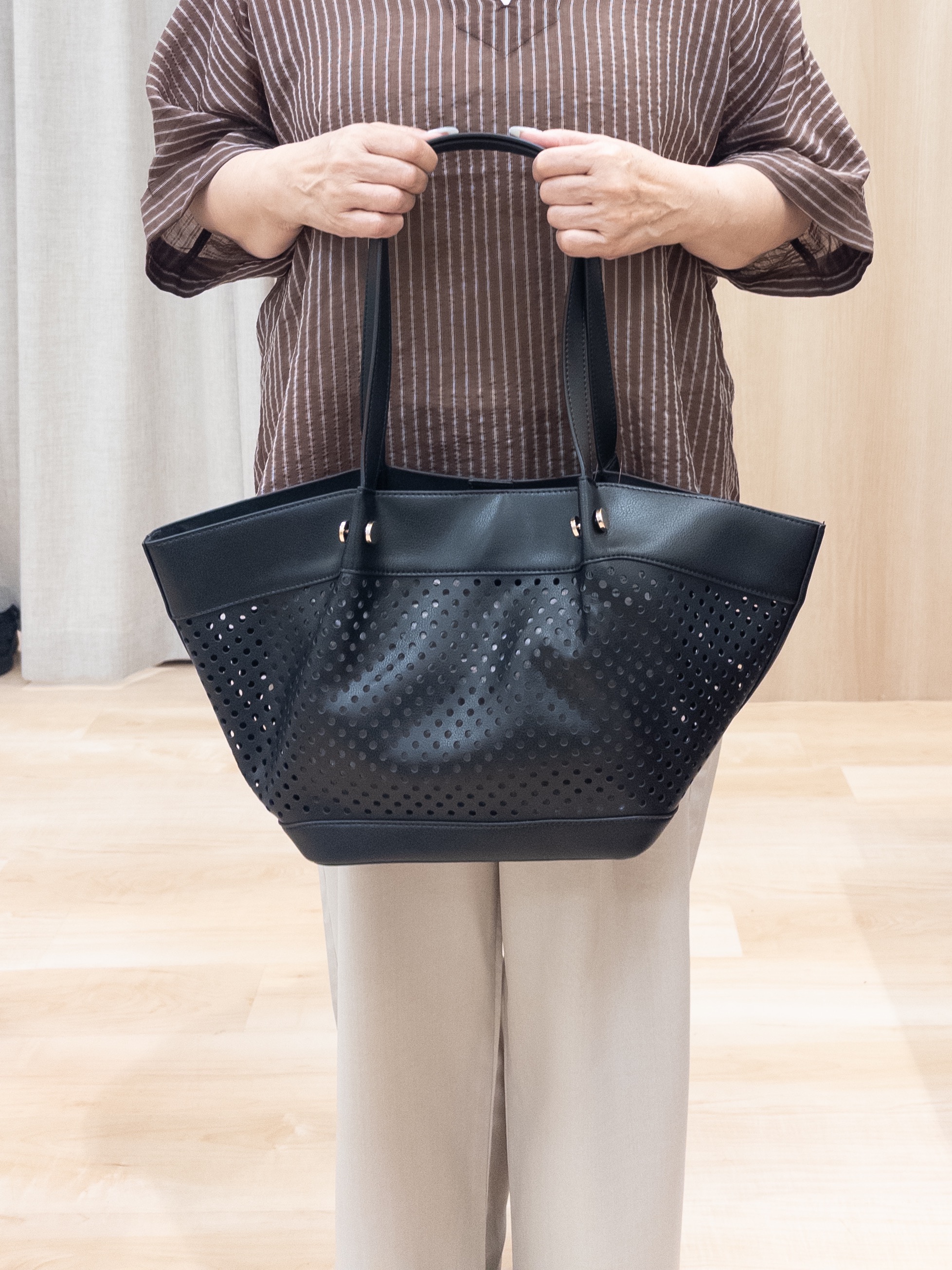 ゆみさんの「grove｜【貴島明日香さん着用】シアードッキングスクエアタンク」を使ったコーディネート