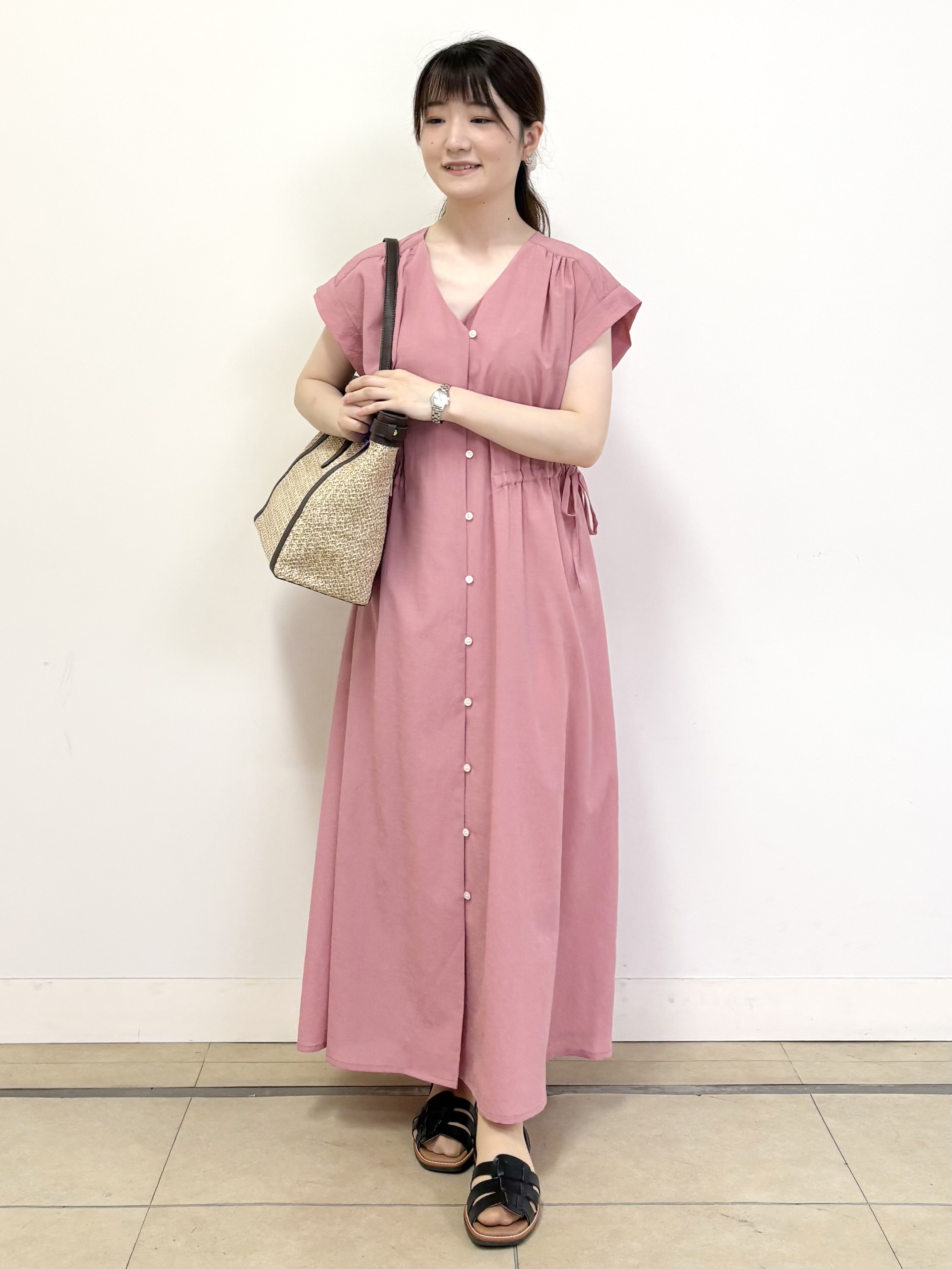 mikiさんの「Reflect｜【通気性あり／涼しい／マシンウォッシャブル】フロントボタンワンピース」を使ったコーディネート