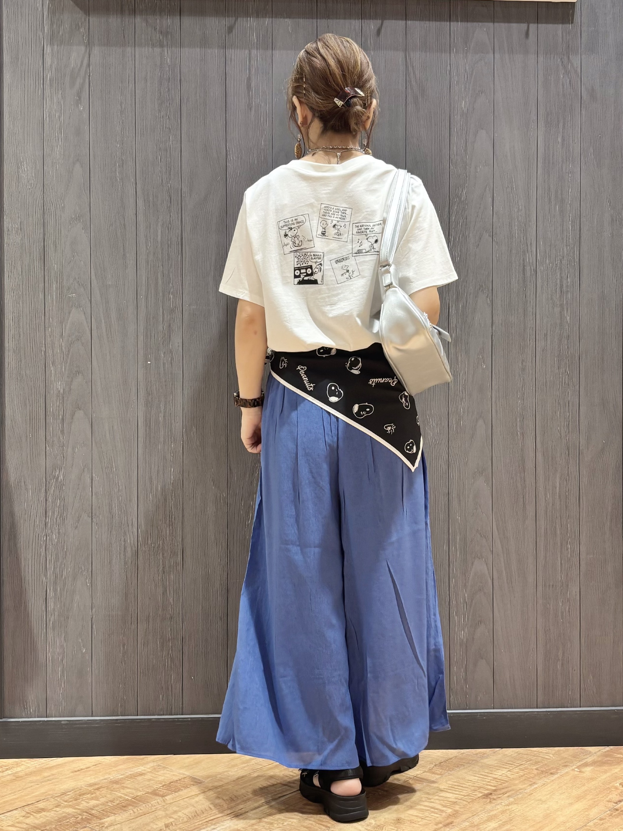 meiさんの「SHOO･LA･RUE｜【PEANUTS】ひんやりプリントTシャツ」を使ったコーディネート
