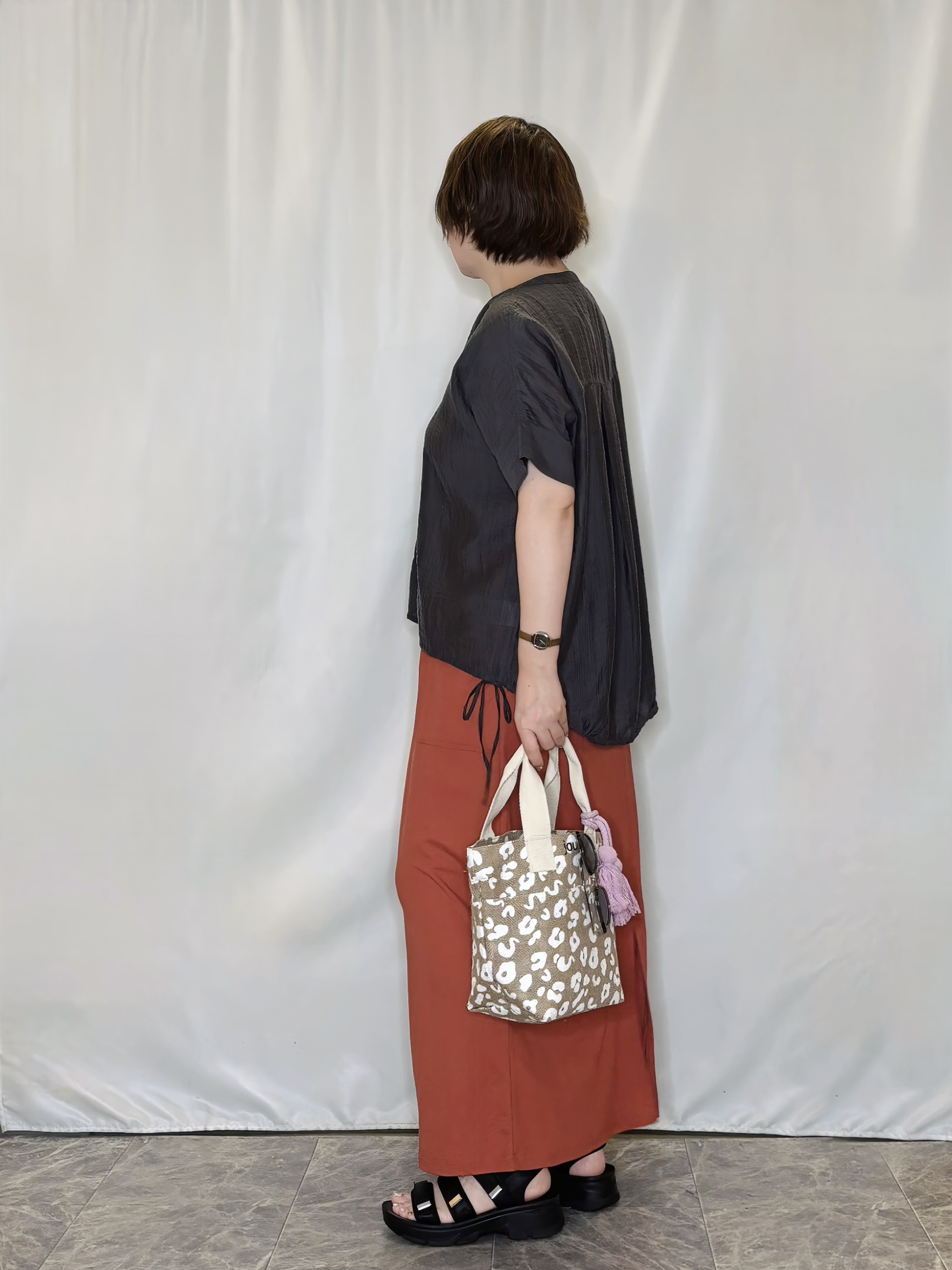 たみさんの「SHOO･LA･RUE｜【高レビュー/体型カバー】インせず着られる スキッパー裾リボンブラウス」を使ったコーディネート