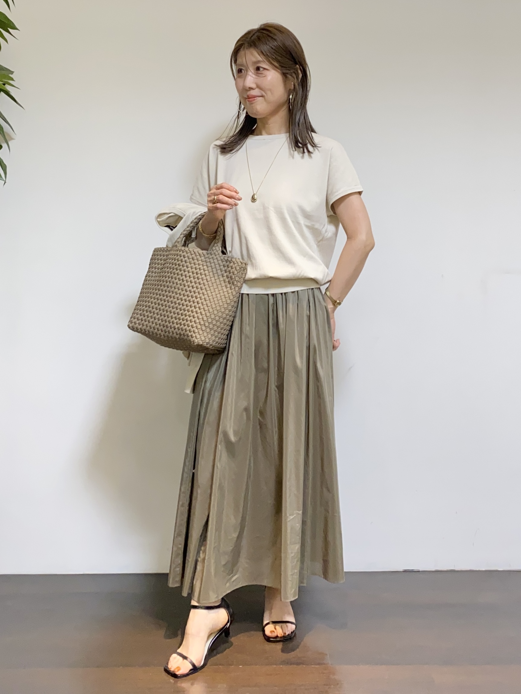 tomoさんの「UNTITLED｜【9色展開/アンサンブル可】コットンクルーネックカーディガン」を使ったコーディネート