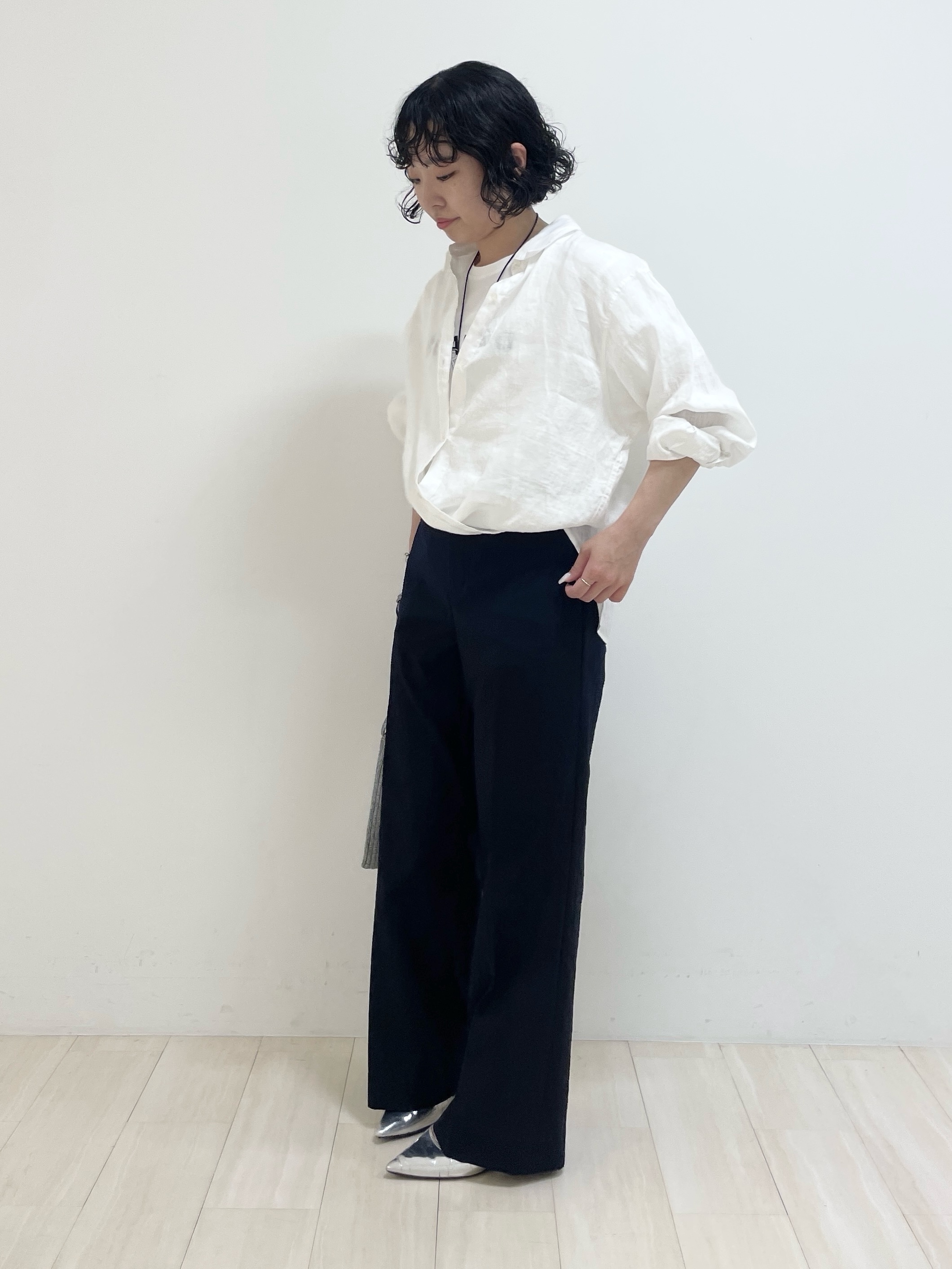 kanaさんの「INDIVI｜【接触冷感／2WAY】カシュクールリネンシャツ」を使ったコーディネート