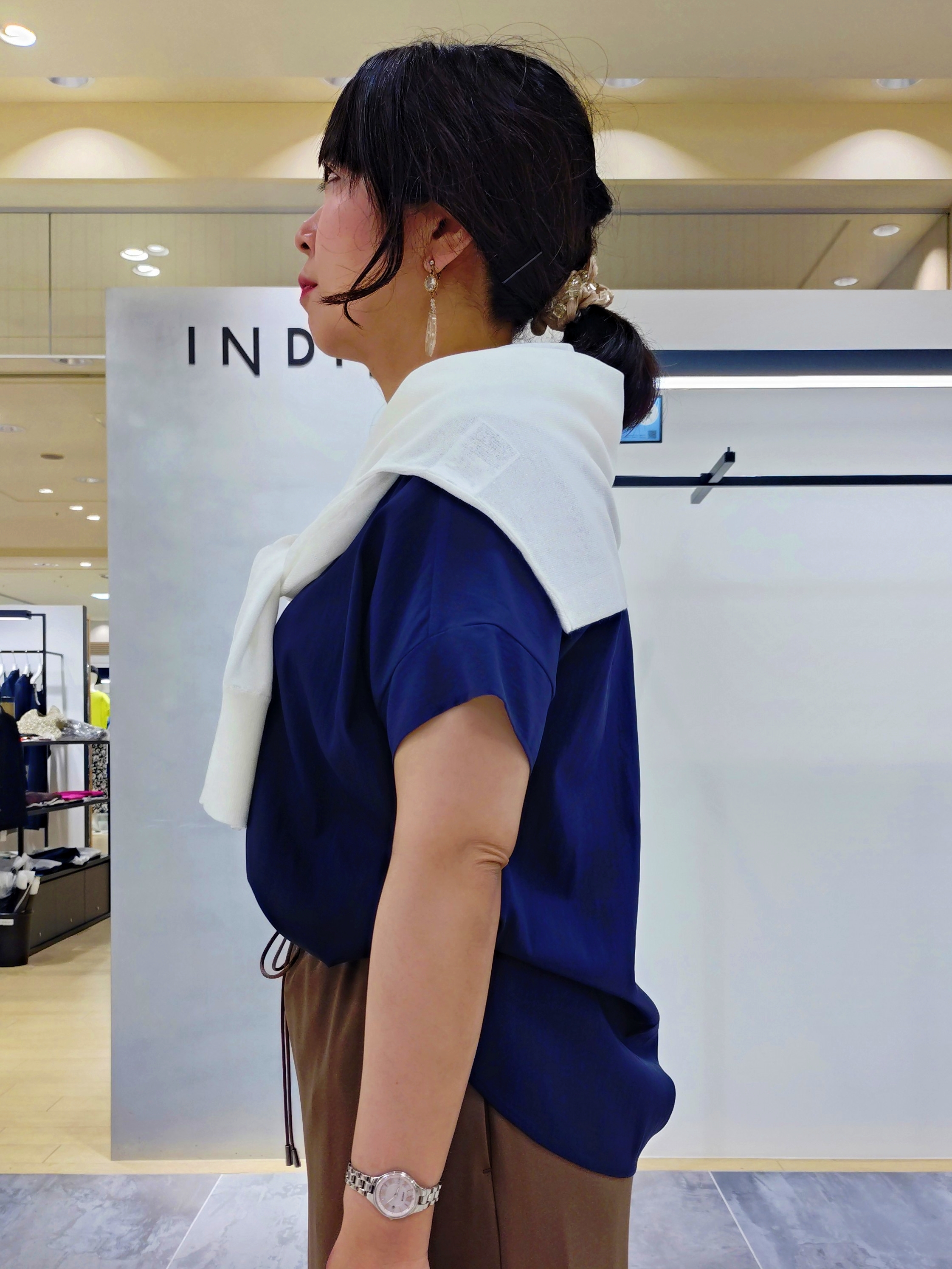 TOMOMIさんの「INDIVI｜【着る日傘】Iラインドロストスカート」を使ったコーディネート