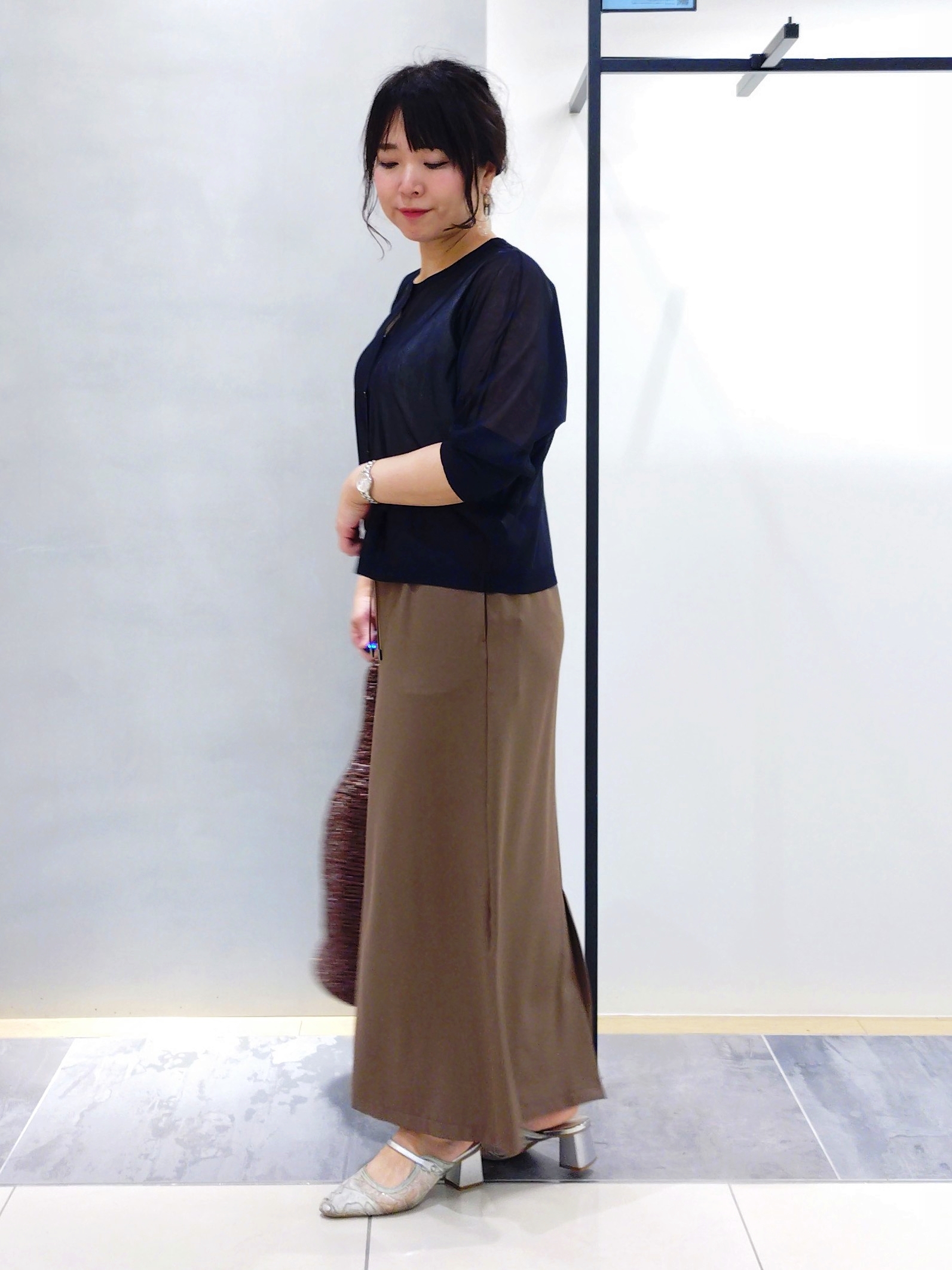TOMOMIさんの「INDIVI｜【着る日傘】Iラインドロストスカート」を使ったコーディネート