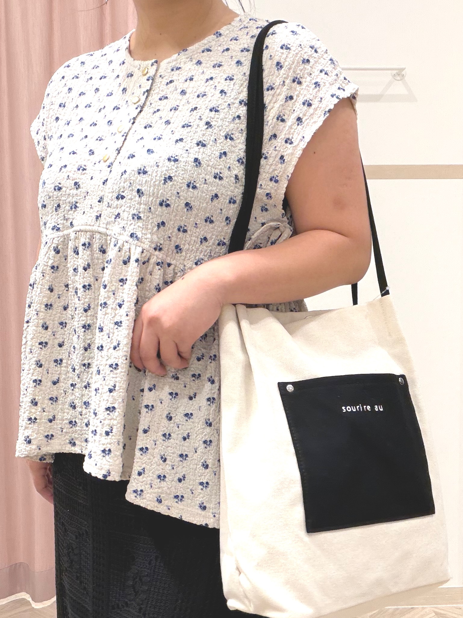 まちゃんなちゃんさんの「SHOO･LA･RUE｜ポコポコ素材 ペプラムプルオーバーアソート」を使ったコーディネート