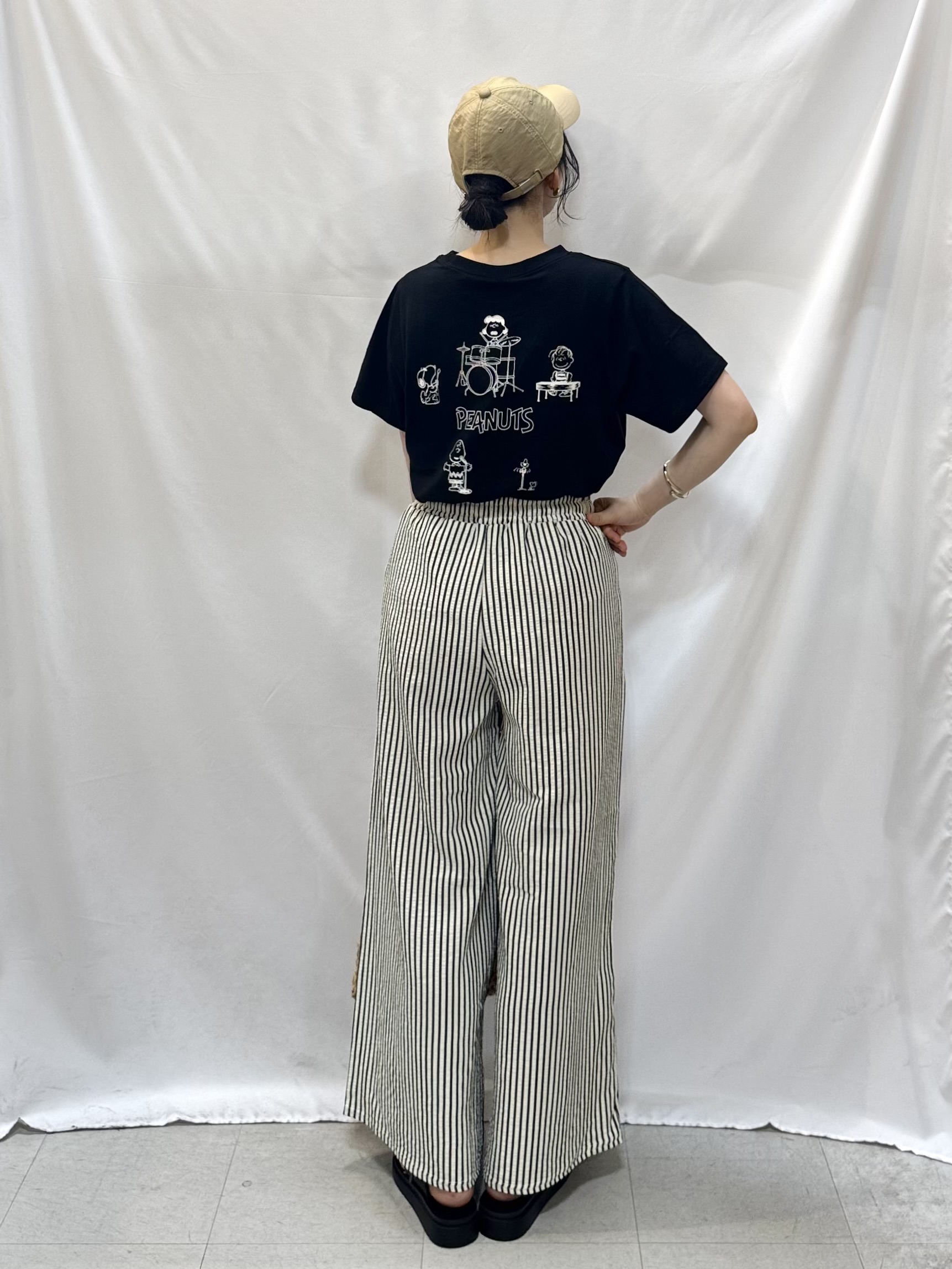 𝐇𝐢𝐫𝐨𝐦𝐢さんの「SHOO･LA･RUE｜【PEANUTS】ひんやりプリントTシャツ」を使ったコーディネート
