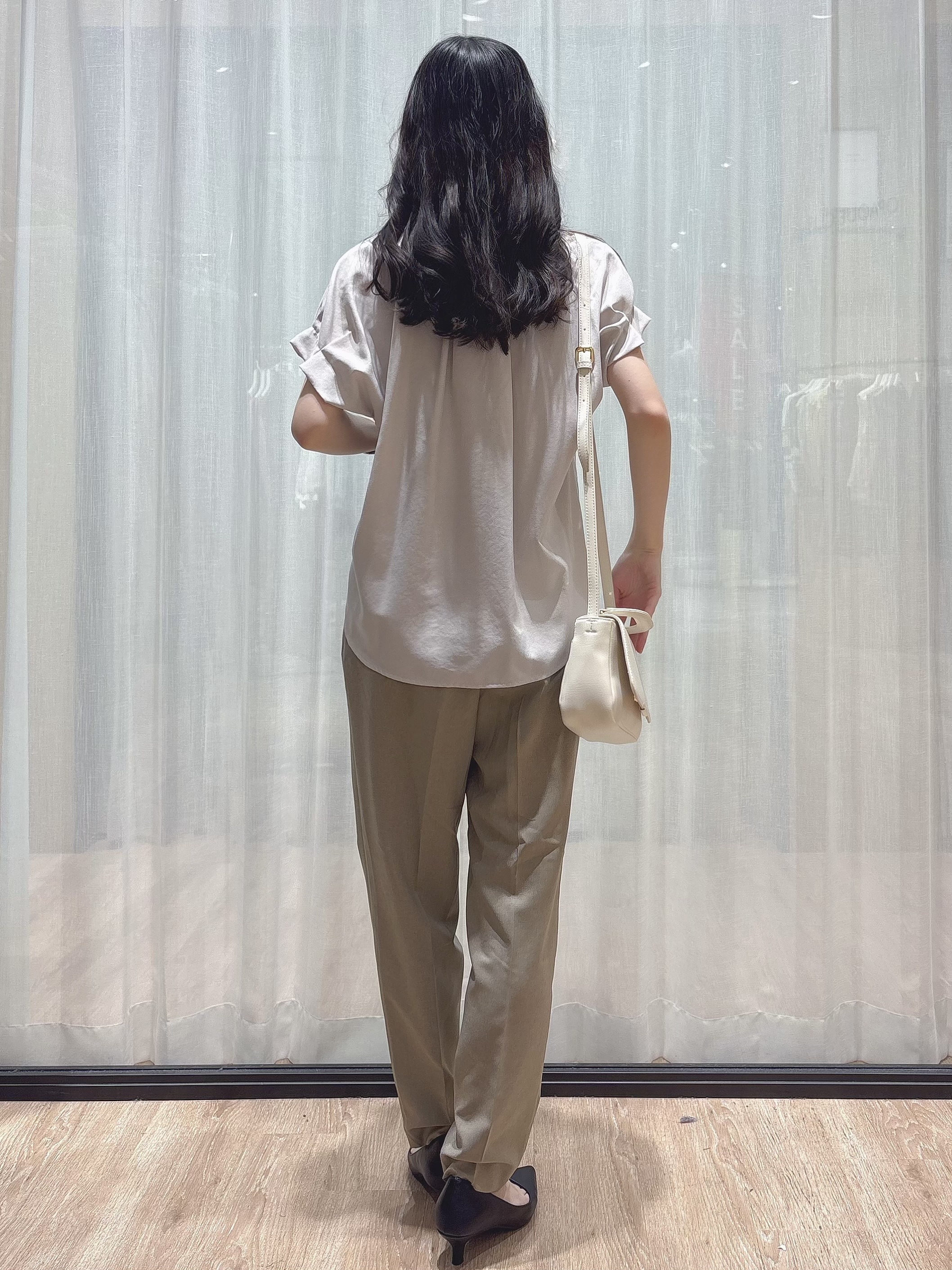 ぞうげさんの「OPAQUE.CLIP｜【接触冷感／吸水速乾】タックスキッパーブラウス《防シワ／イージーアイロン／洗濯機OK／9col》」を使ったコーディネート
