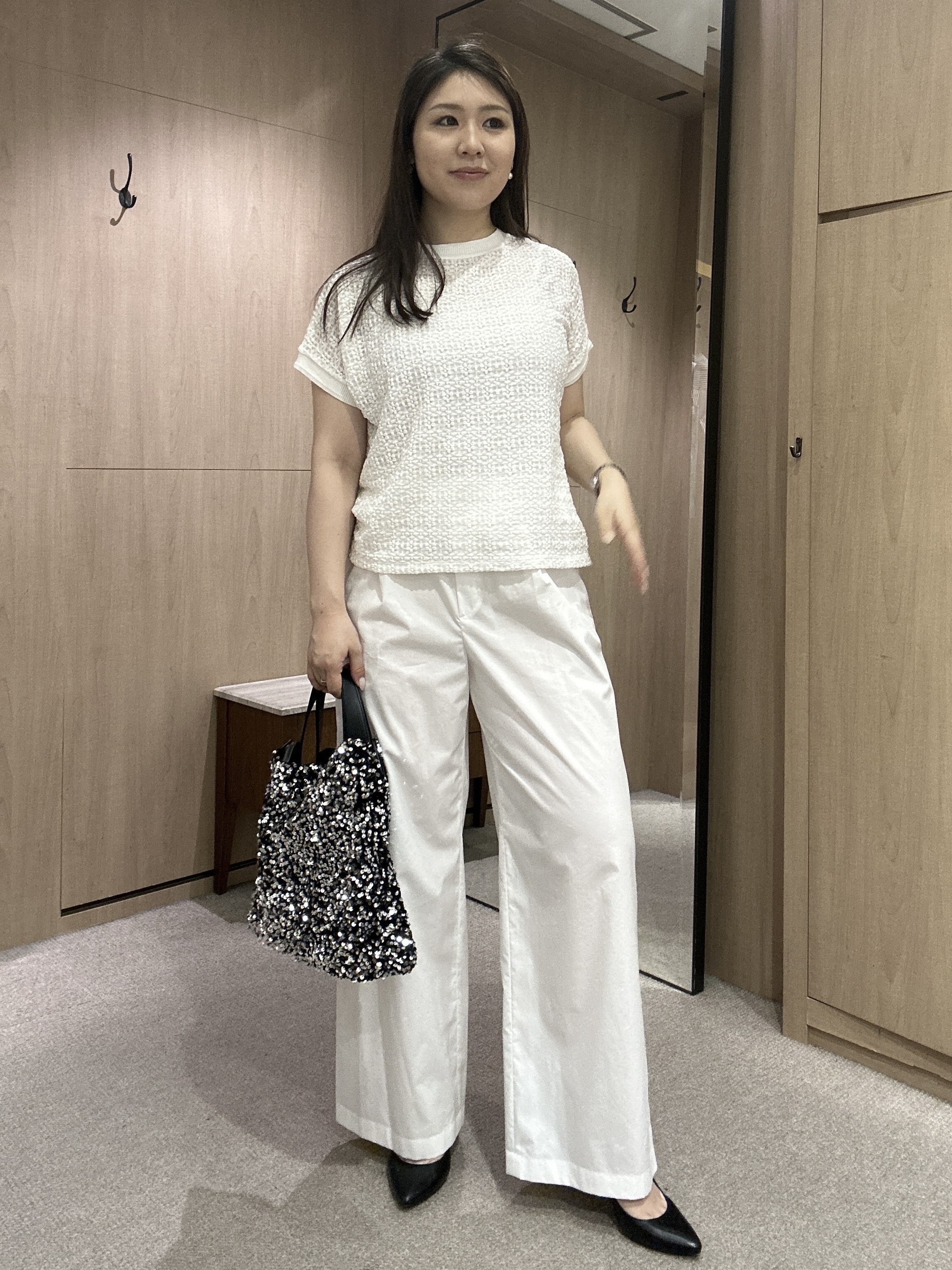 YURIさんの「UNTITLED｜スパンコールフラットトート」を使ったコーディネート