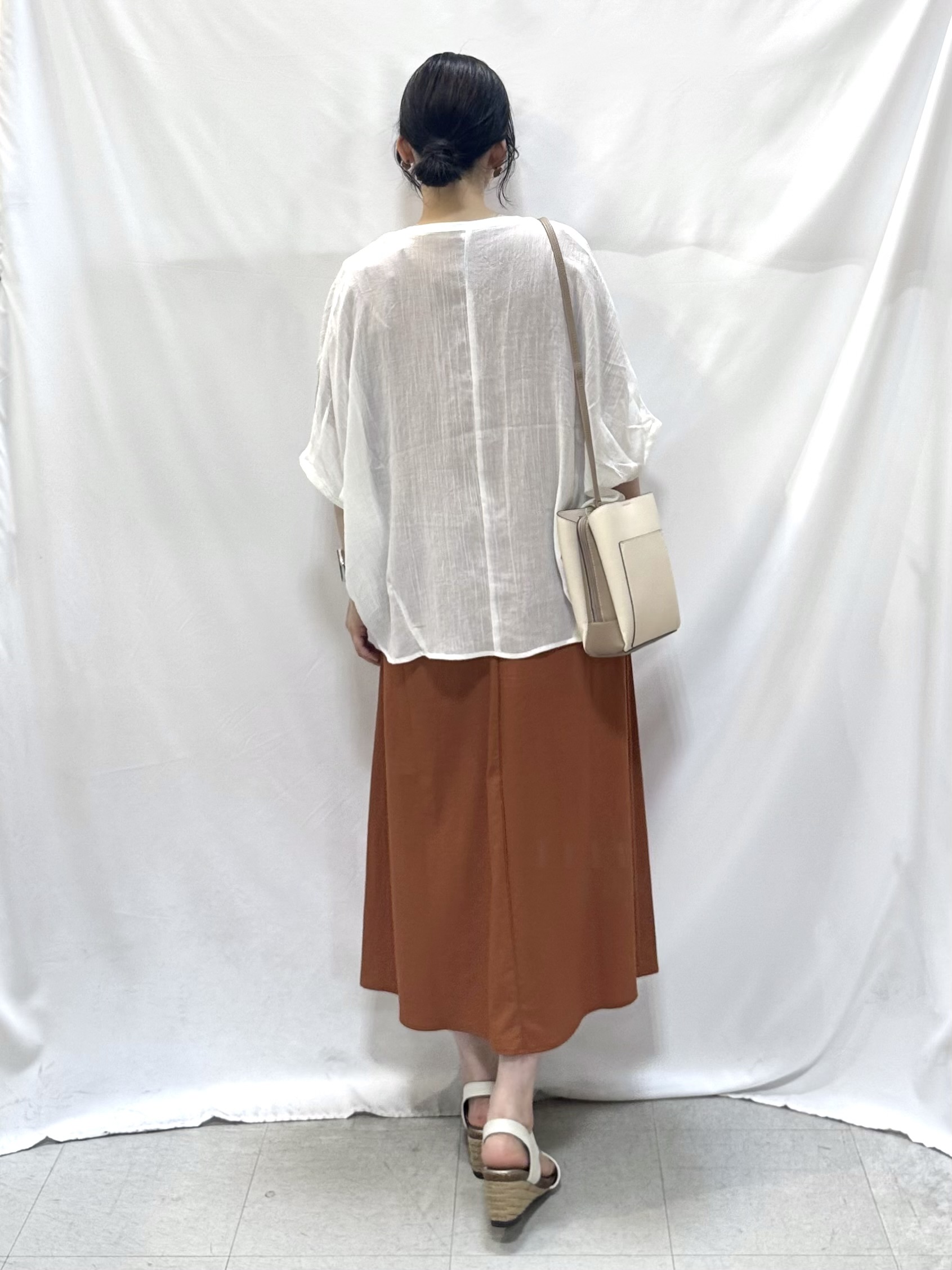𝐇𝐢𝐫𝐨𝐦𝐢さんの「SHOO･LA･RUE｜シアーワッシャーポケドルマン」を使ったコーディネート