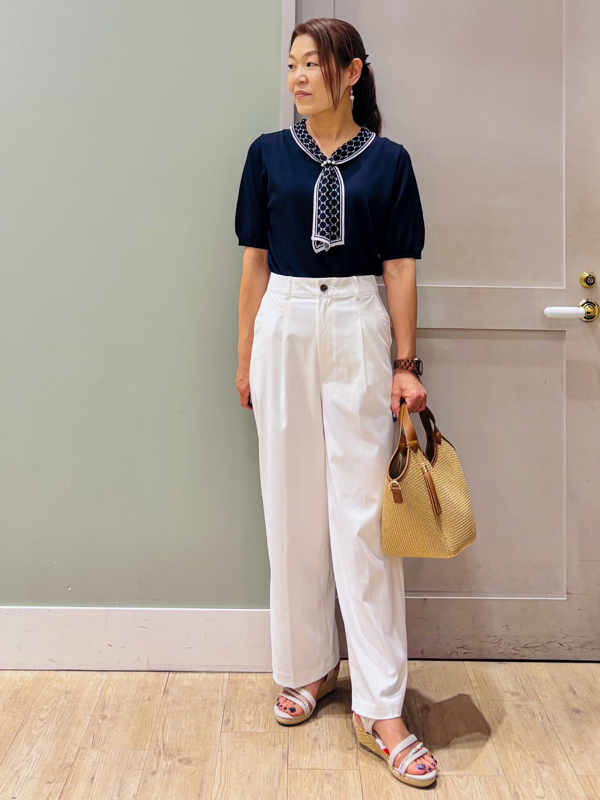 Komi☆さんの「grove｜【洗える・体型カバー】レースドルマンシャツ」を使ったコーディネート