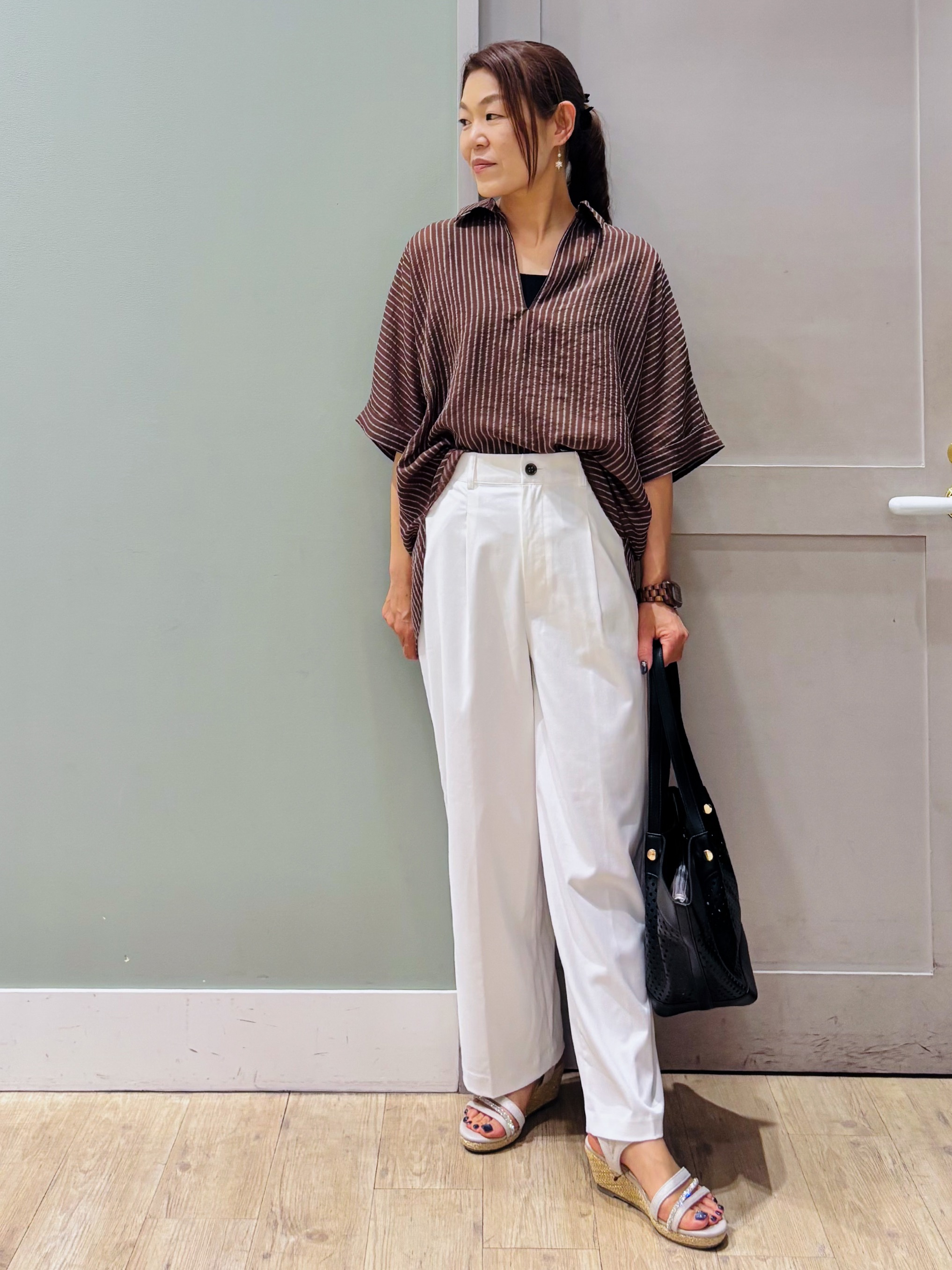 Komi☆さんの「grove｜【洗える・体型カバー】レースドルマンシャツ」を使ったコーディネート
