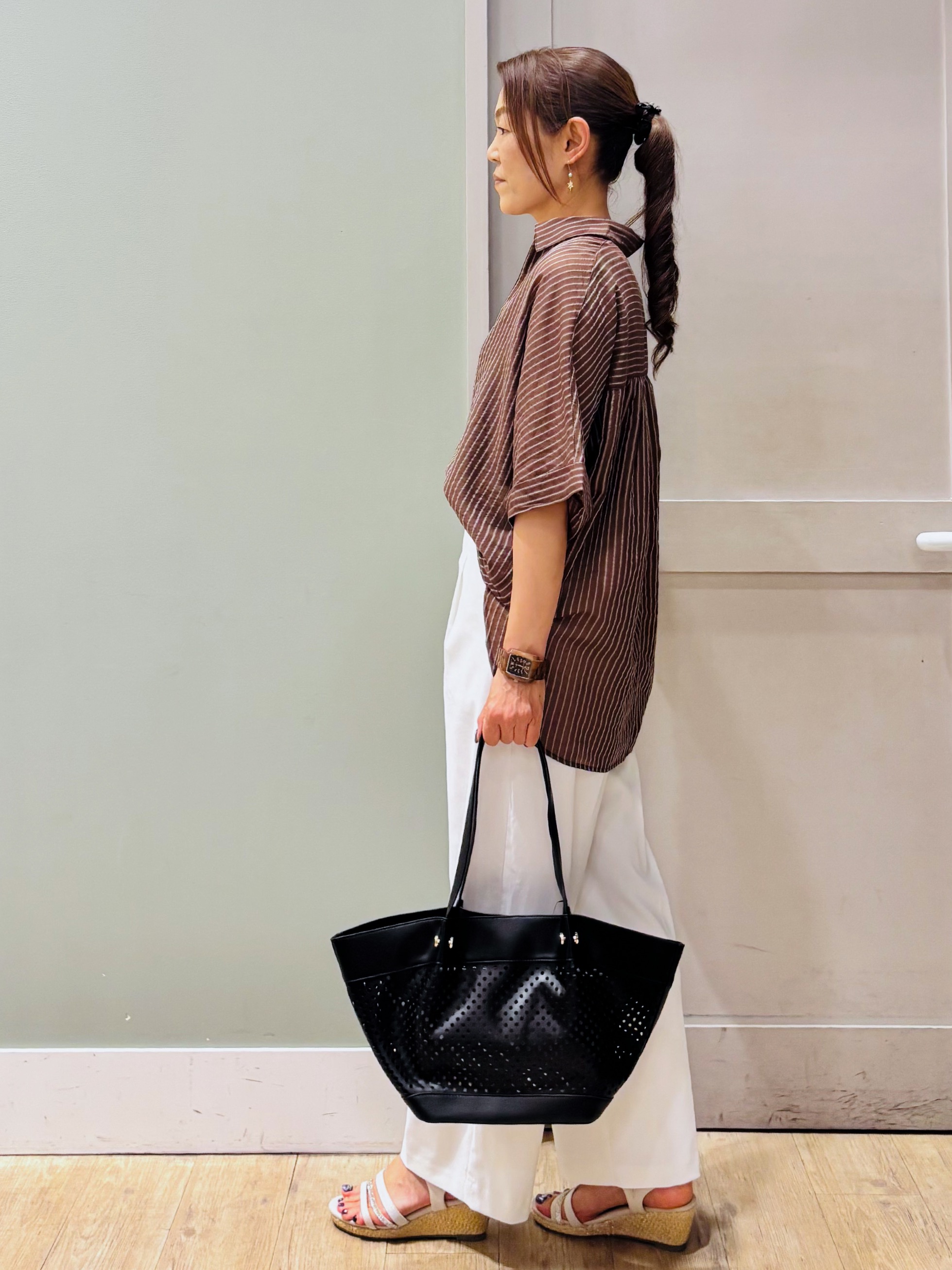 Komi☆さんの「grove｜【洗濯機◎・体型カバー】ON/OFF使える、シアースキッパーシャツ」を使ったコーディネート