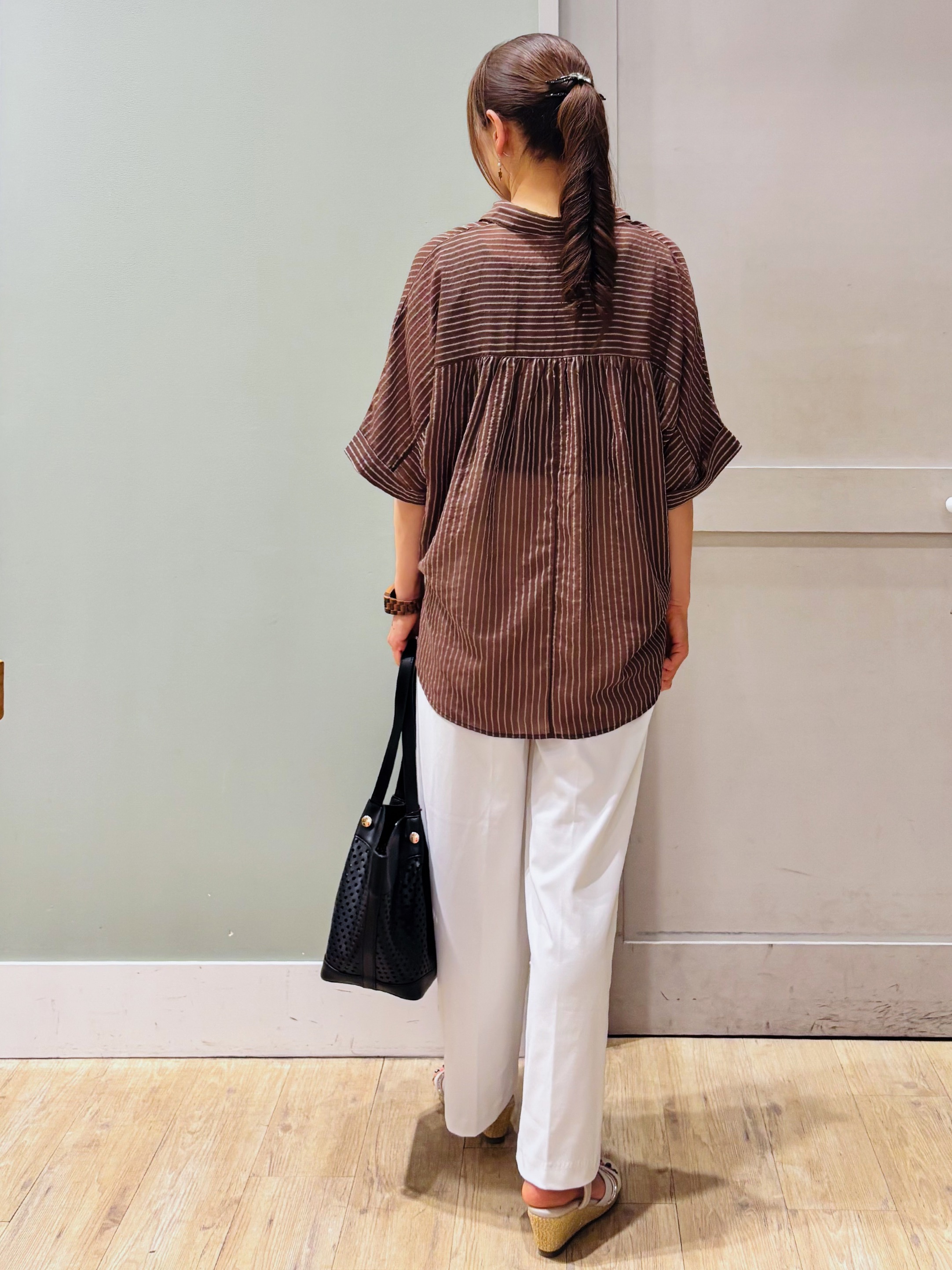 Komi☆さんの「grove｜【洗濯機◎・体型カバー】ON/OFF使える、シアースキッパーシャツ」を使ったコーディネート