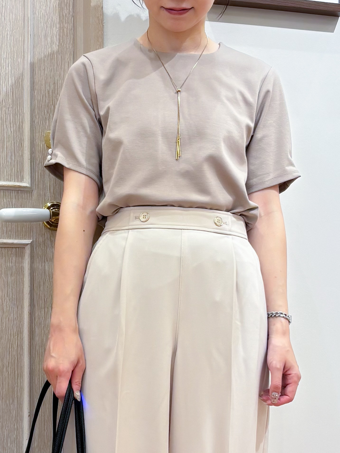 なみさんの「SHOO･LA･RUE｜【2点セット/洗濯機可/S-LL】お袖パールがアクセント ネックレス付きトップス」を使ったコーディネート