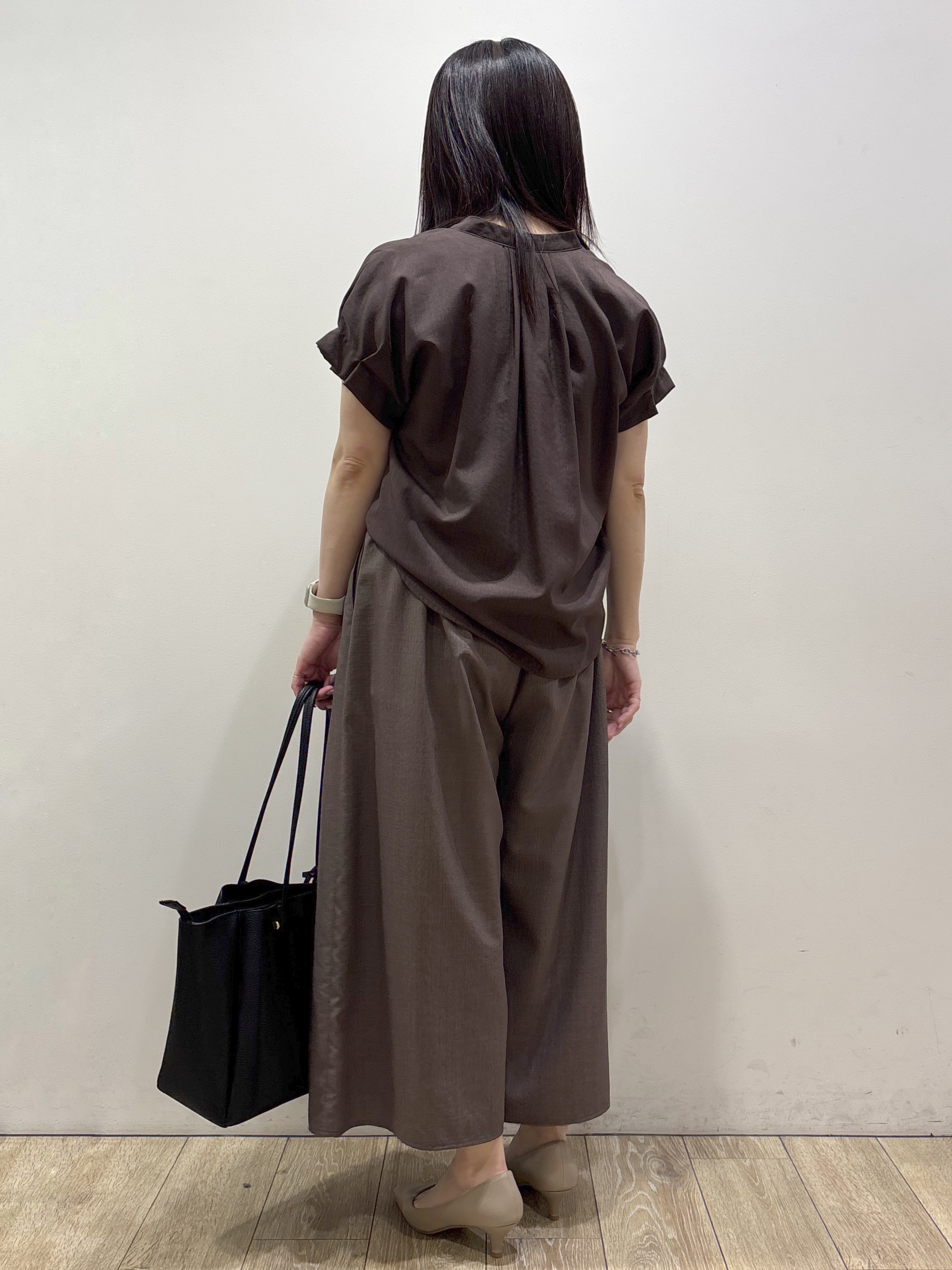 mameさんの「index｜【接触冷感／吸水速乾】タックスキッパーブラウス《防シワ／イージーアイロン／洗濯機OK／9col》」を使ったコーディネート