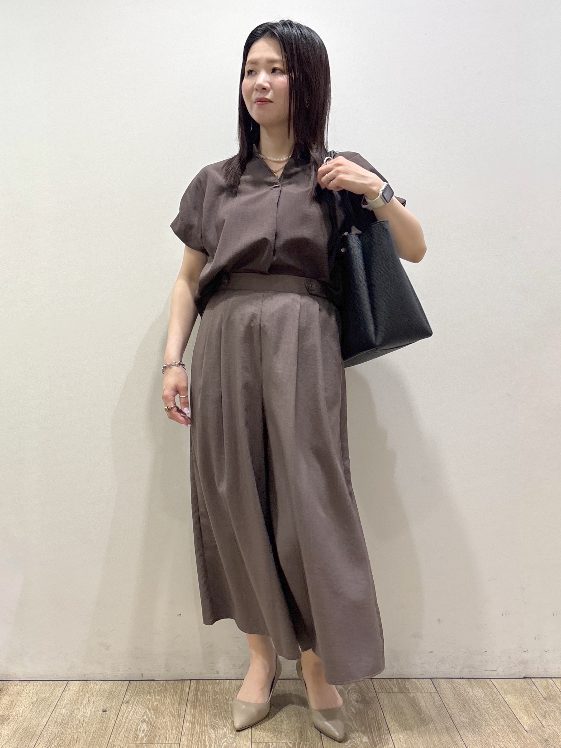mameさんの「index｜【接触冷感／吸水速乾】タックスキッパーブラウス《防シワ／イージーアイロン／洗濯機OK／9col》」を使ったコーディネート