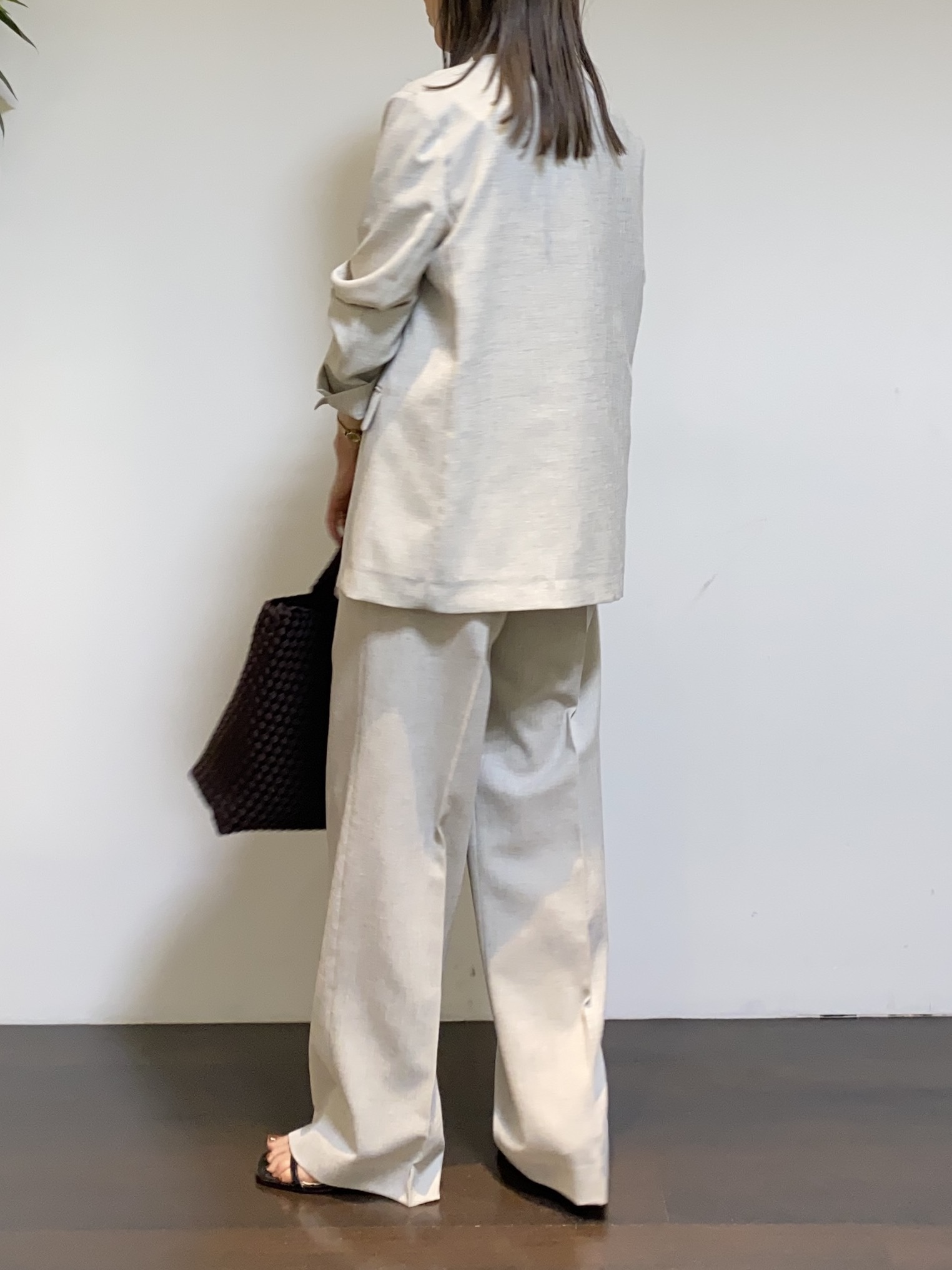 tomoさんの「UNTITLED｜【さらりと快適/セットアップ可/UV/接触冷感】スラブカラーレスジャケット」を使ったコーディネート