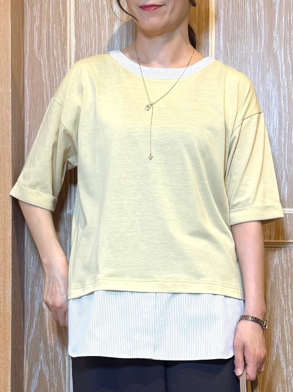 KAORIさんの「SHOO･LA･RUE｜【インせず着られる/二の腕隠れる】重ね着風 シャツドッキングトップス」を使ったコーディネート