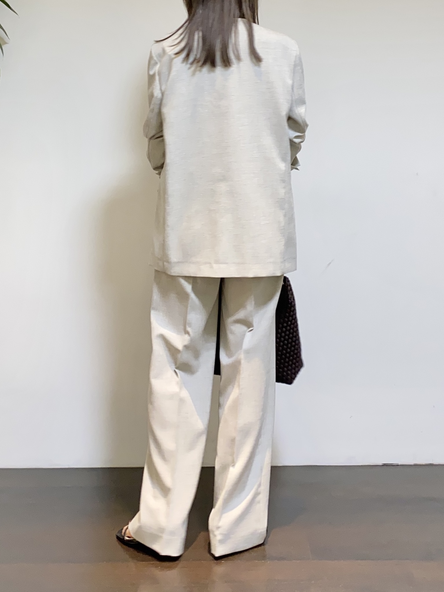 tomoさんの「UNTITLED｜【さらりと快適/セットアップ可/UV/接触冷感】スラブカラーレスジャケット」を使ったコーディネート