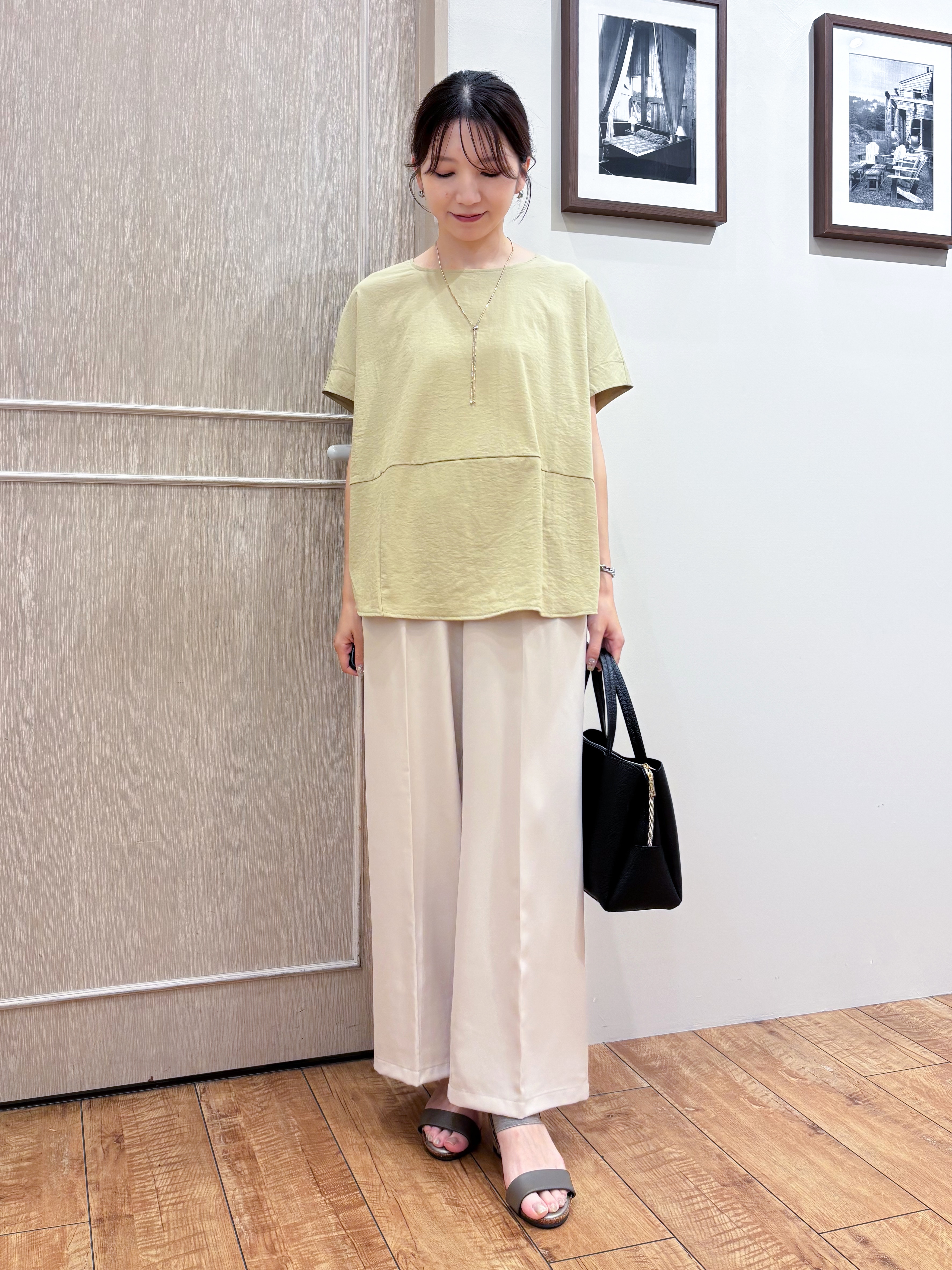 なみさんの「SHOO･LA･RUE｜【洗濯機可/セットアップ可】軽凛(かろりん) シンプル上品 ひんやり切替コクーントップス」を使ったコーディネート