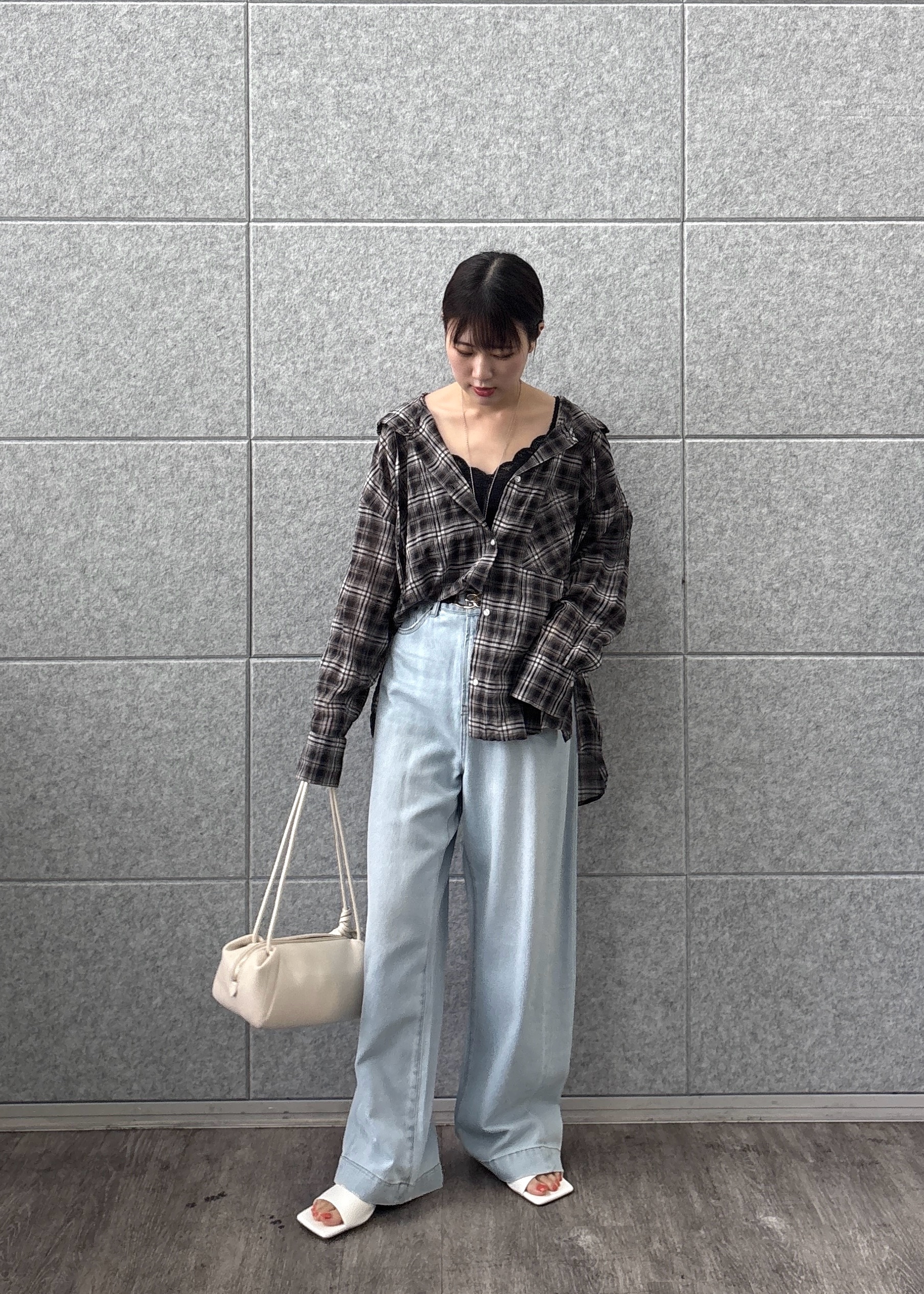 Renoさんの「INDIVI｜フード付 シアーチェックシャツ」を使ったコーディネート