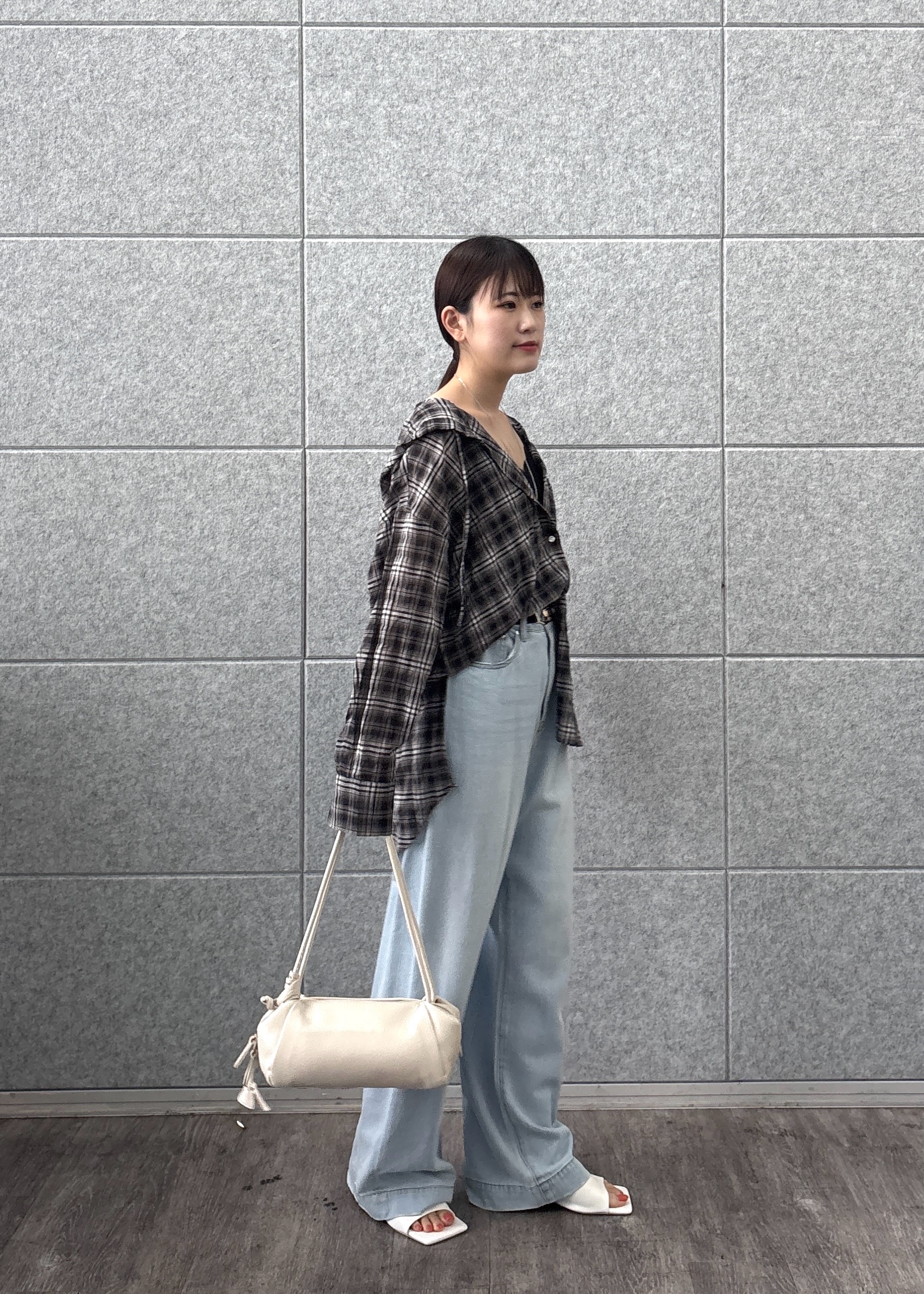 Renoさんの「INDIVI｜フード付 シアーチェックシャツ」を使ったコーディネート