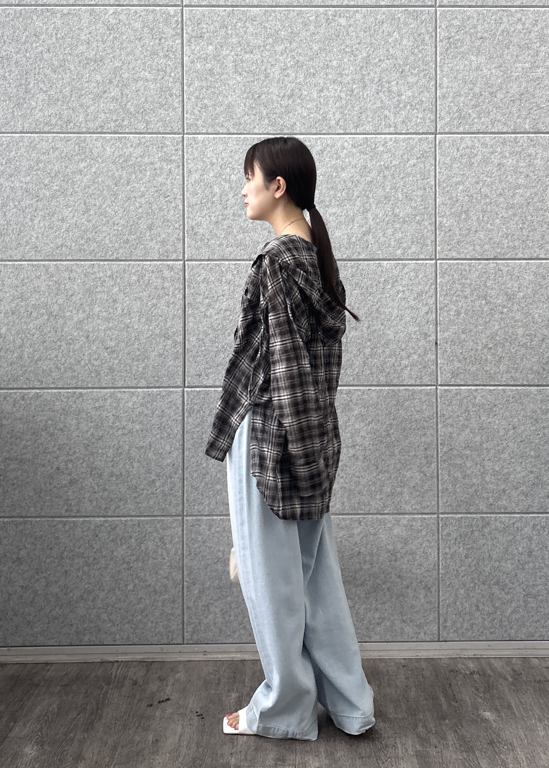 Renoさんの「INDIVI｜フード付 シアーチェックシャツ」を使ったコーディネート