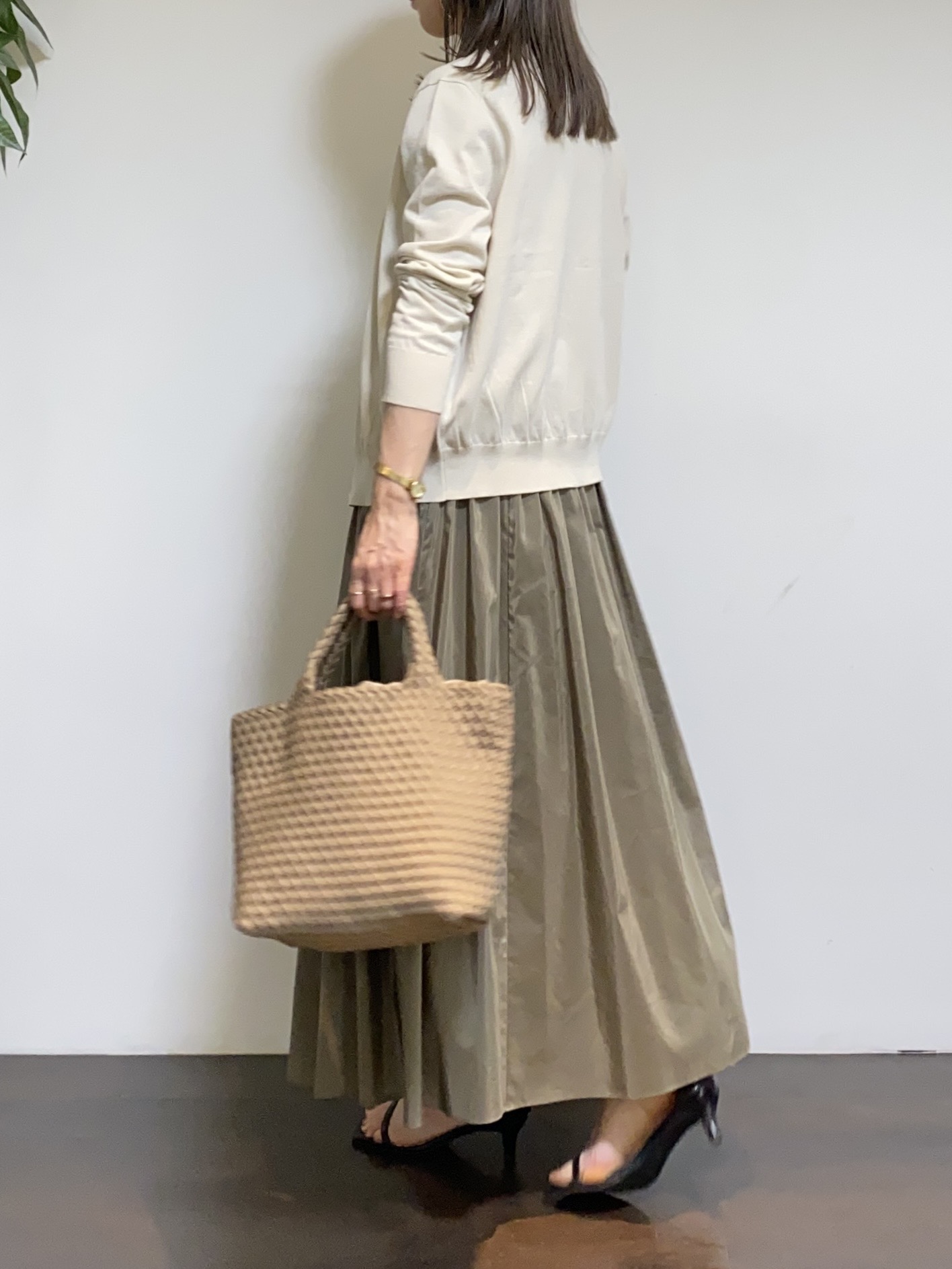 tomoさんの「UNTITLED｜【9色展開/アンサンブル可】コットンクルーネックカーディガン」を使ったコーディネート