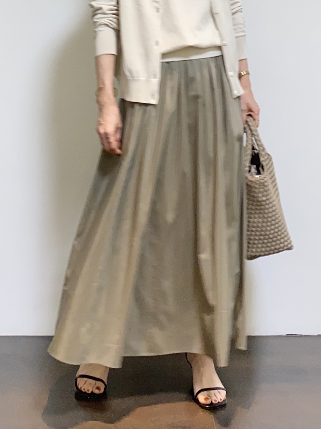 tomoさんの「UNTITLED｜【9色展開/アンサンブル可】コットンクルーネックカーディガン」を使ったコーディネート