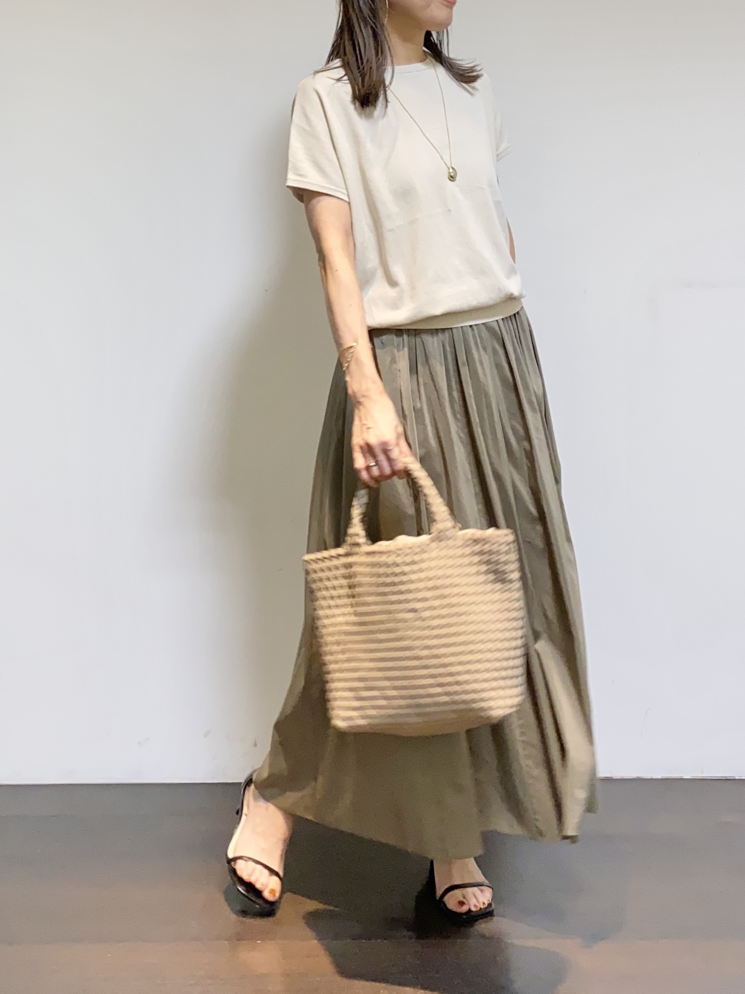 tomoさんの「UNTITLED｜【9色展開/アンサンブル可】コットンクルーネックカーディガン」を使ったコーディネート