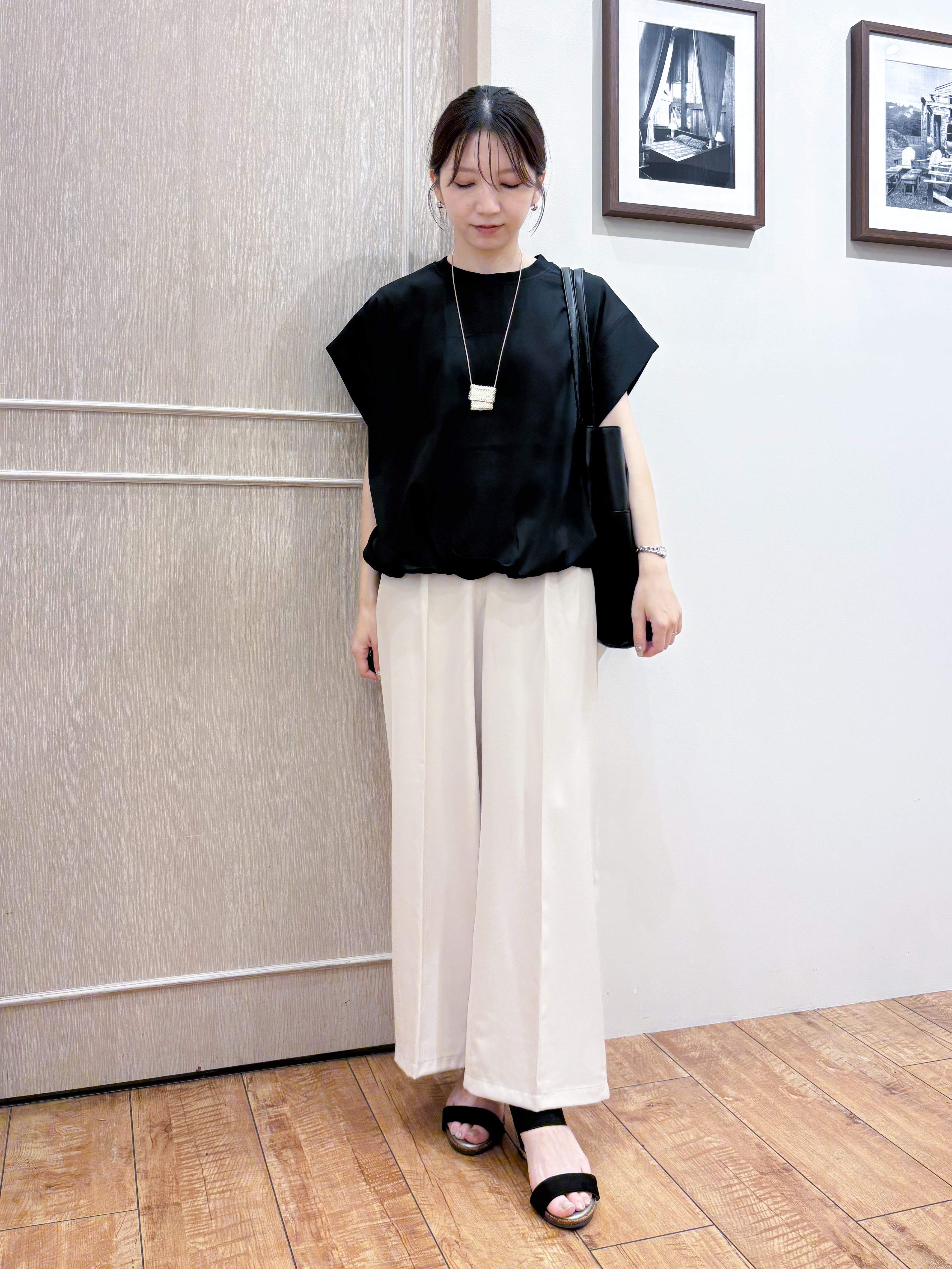 なみさんの「SHOO･LA･RUE｜【洗濯機可/体型カバー】インせずこなれる ふんわり裾バルーントップス」を使ったコーディネート