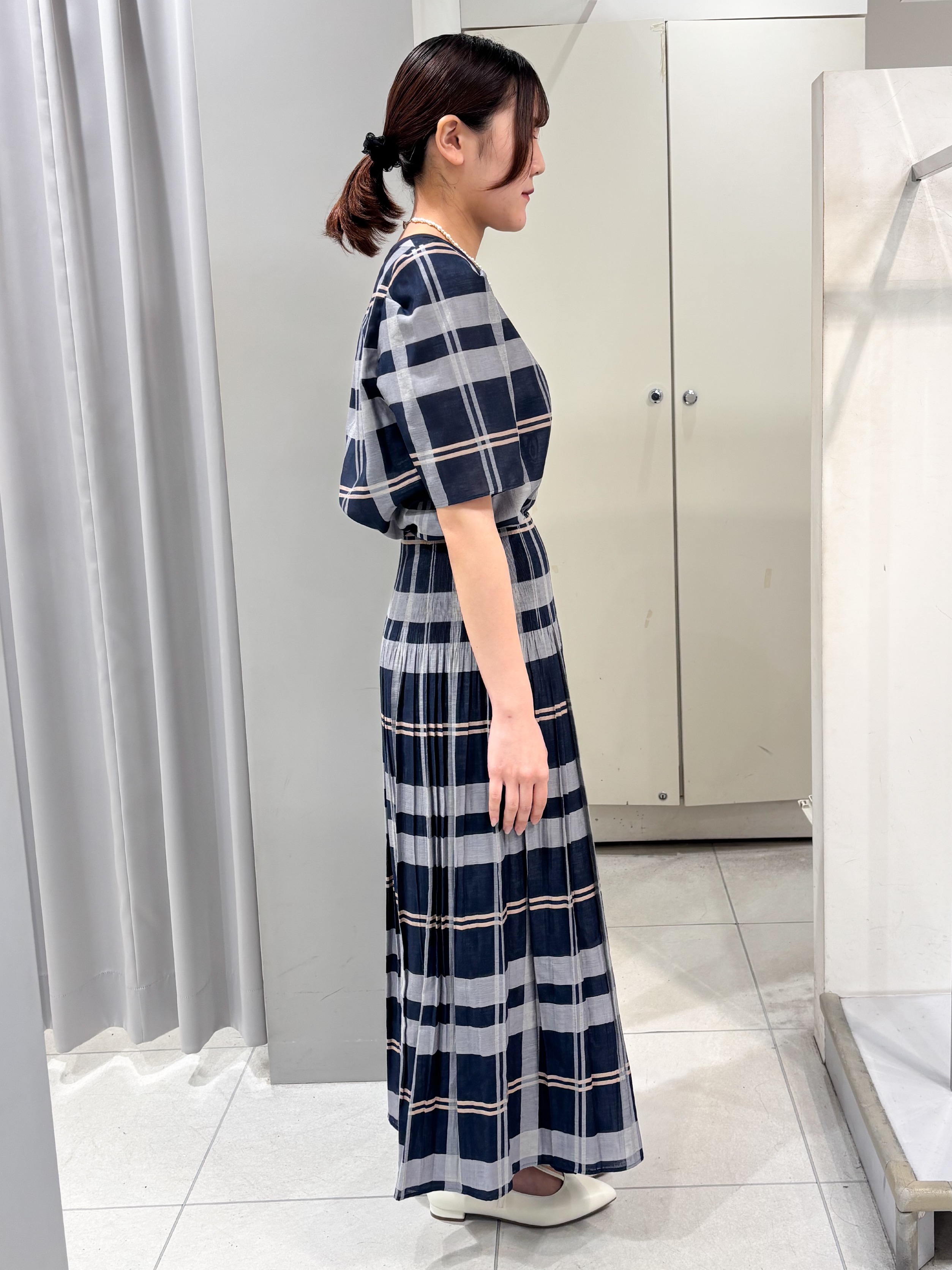 yuiさんの「Reflect｜【セットアップ／手洗い可】チェック柄パフスリーブブラウス」を使ったコーディネート
