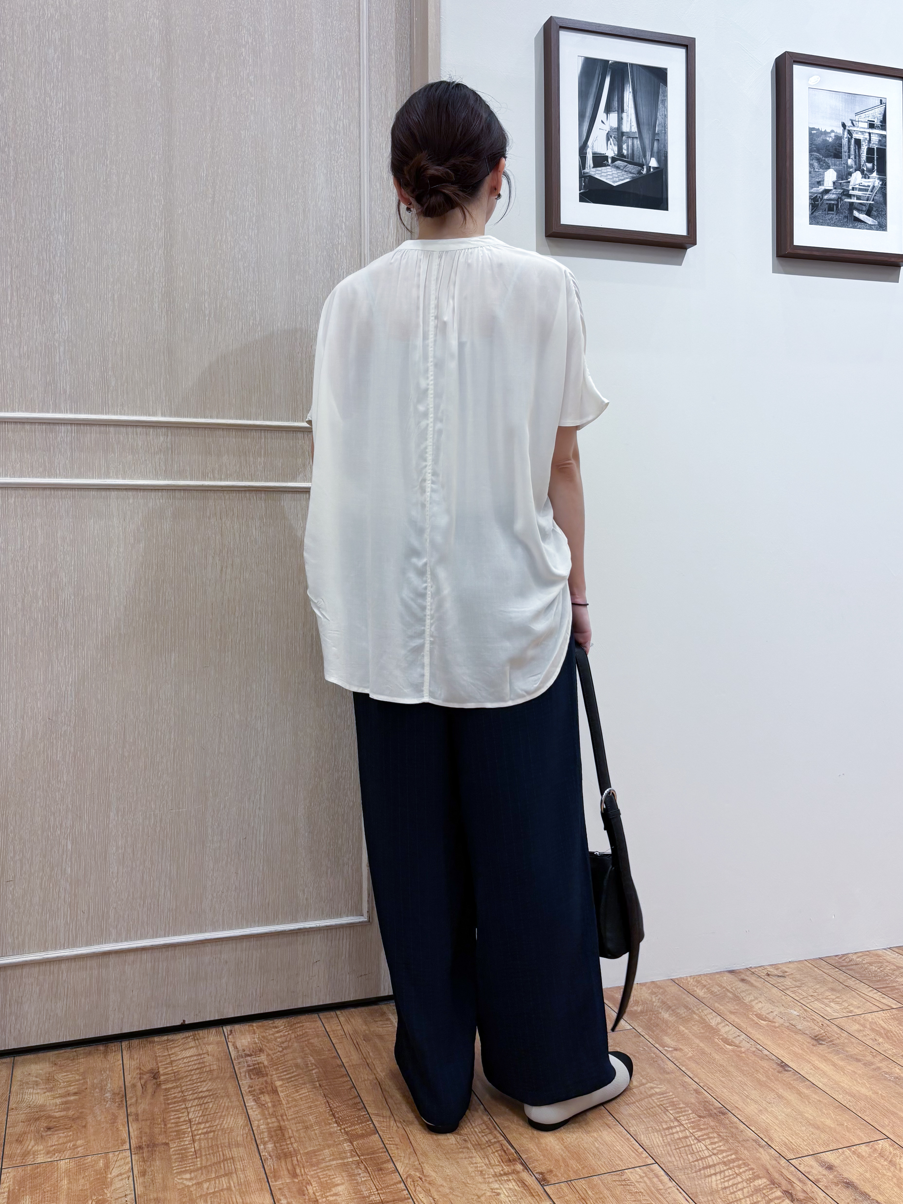 なみさんの「SHOO･LA･RUE｜【洗濯機可/体型カバー】とろみタックスキッパーブラウス」を使ったコーディネート