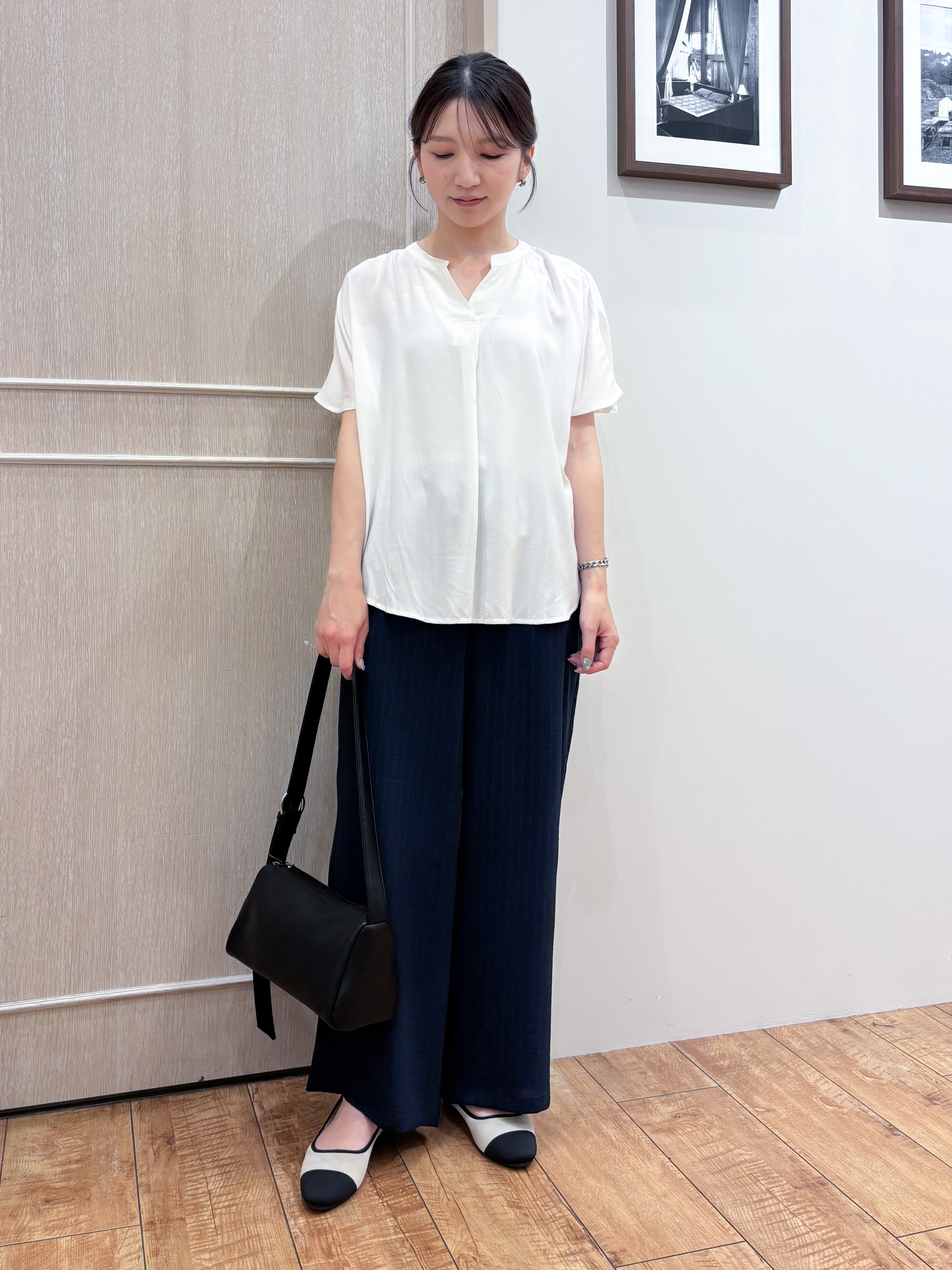 なみさんの「SHOO･LA･RUE｜【洗濯機可/体型カバー】とろみタックスキッパーブラウス」を使ったコーディネート