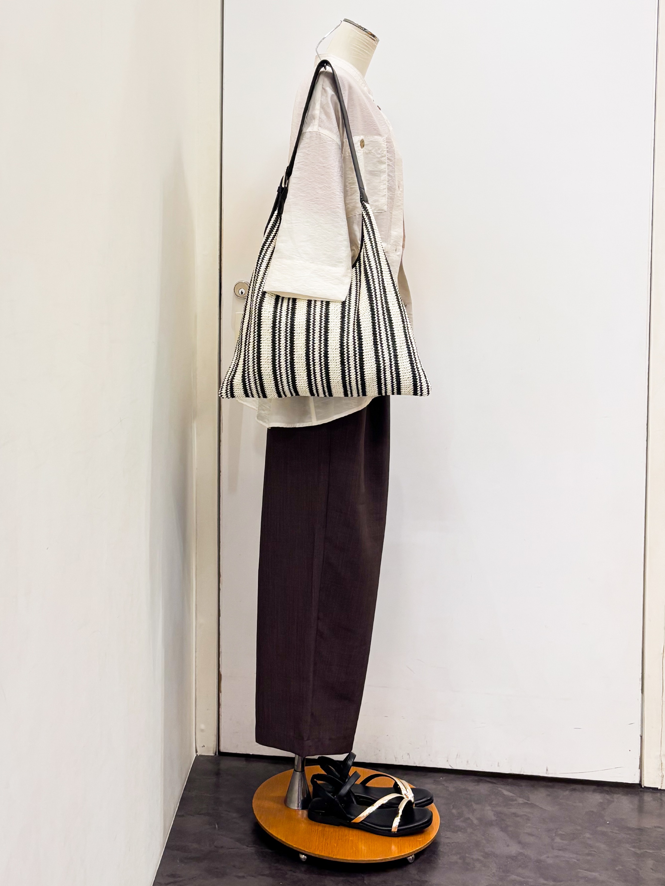 yukariさんの「grove｜5分袖ver登場！【体型カバー・洗える】シアーサファリシャツジャケット」を使ったコーディネート