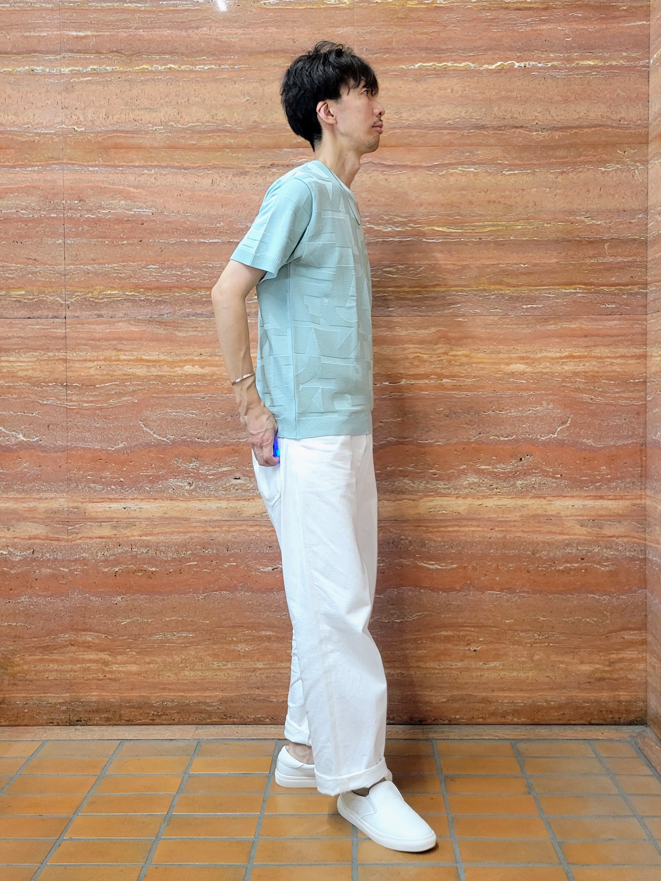 piroyaさんの「TAKEO KIKUCHI｜【徳島ニット】ニットＴシャツ」を使ったコーディネート