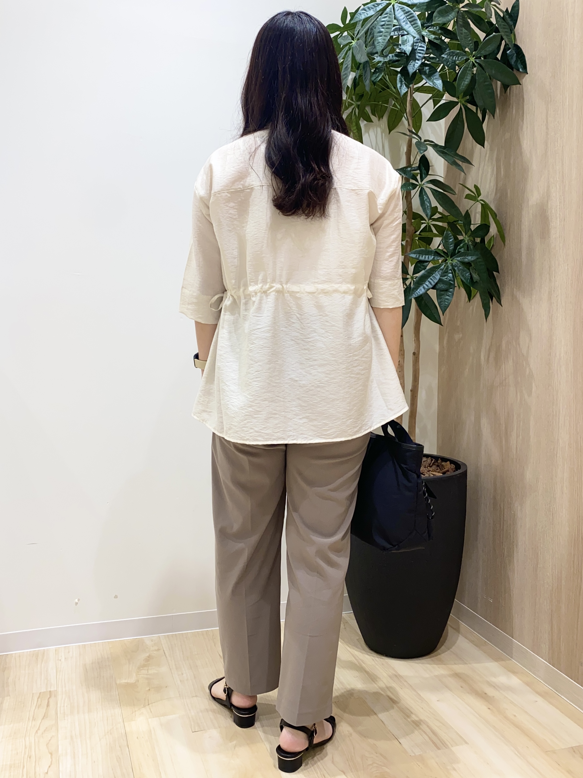 HANAさんの「grove｜5分袖ver登場！【体型カバー・洗える】シアーサファリシャツジャケット」を使ったコーディネート
