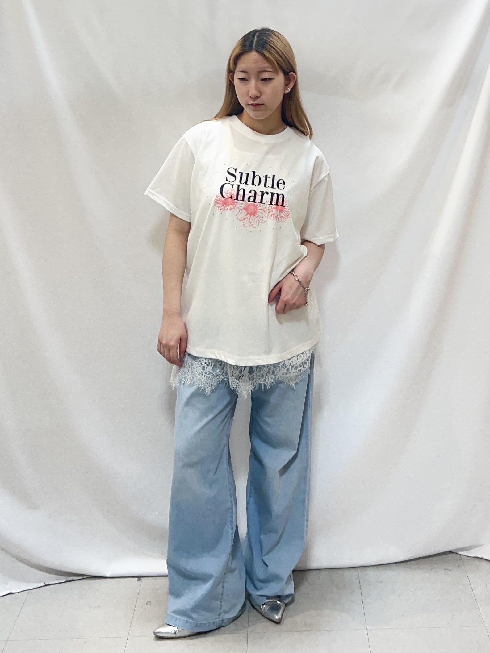 reonさんの「SHOO･LA･RUE｜【ひんやり/S-LL】選べる4柄　デイリー使いにぴったりなアソートTシャツ」を使ったコーディネート