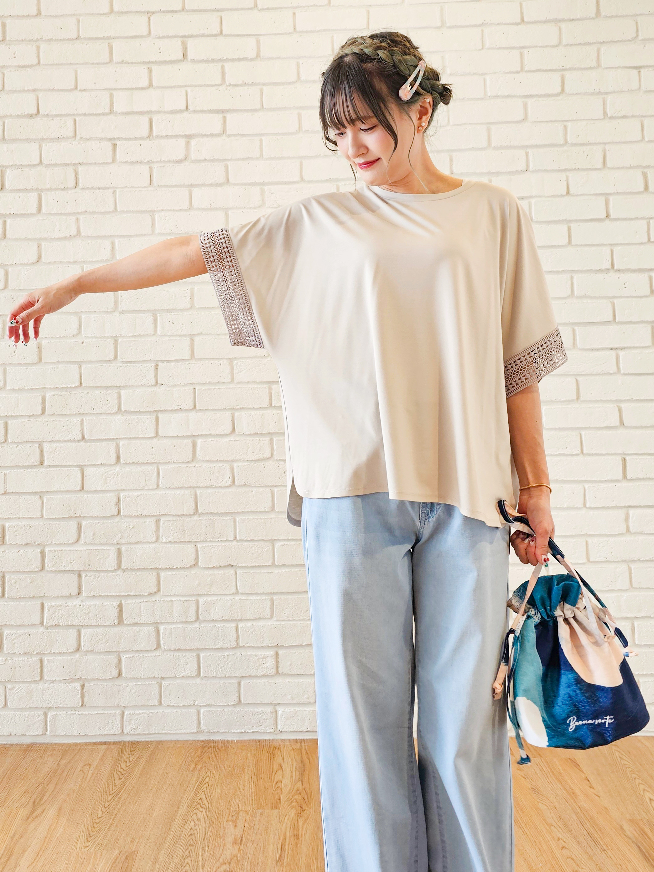 ゆゆさんの「SHOO･LA･RUE｜【ひんやり/UV】お袖レースが上品 ゆったりとろみトップス」を使ったコーディネート