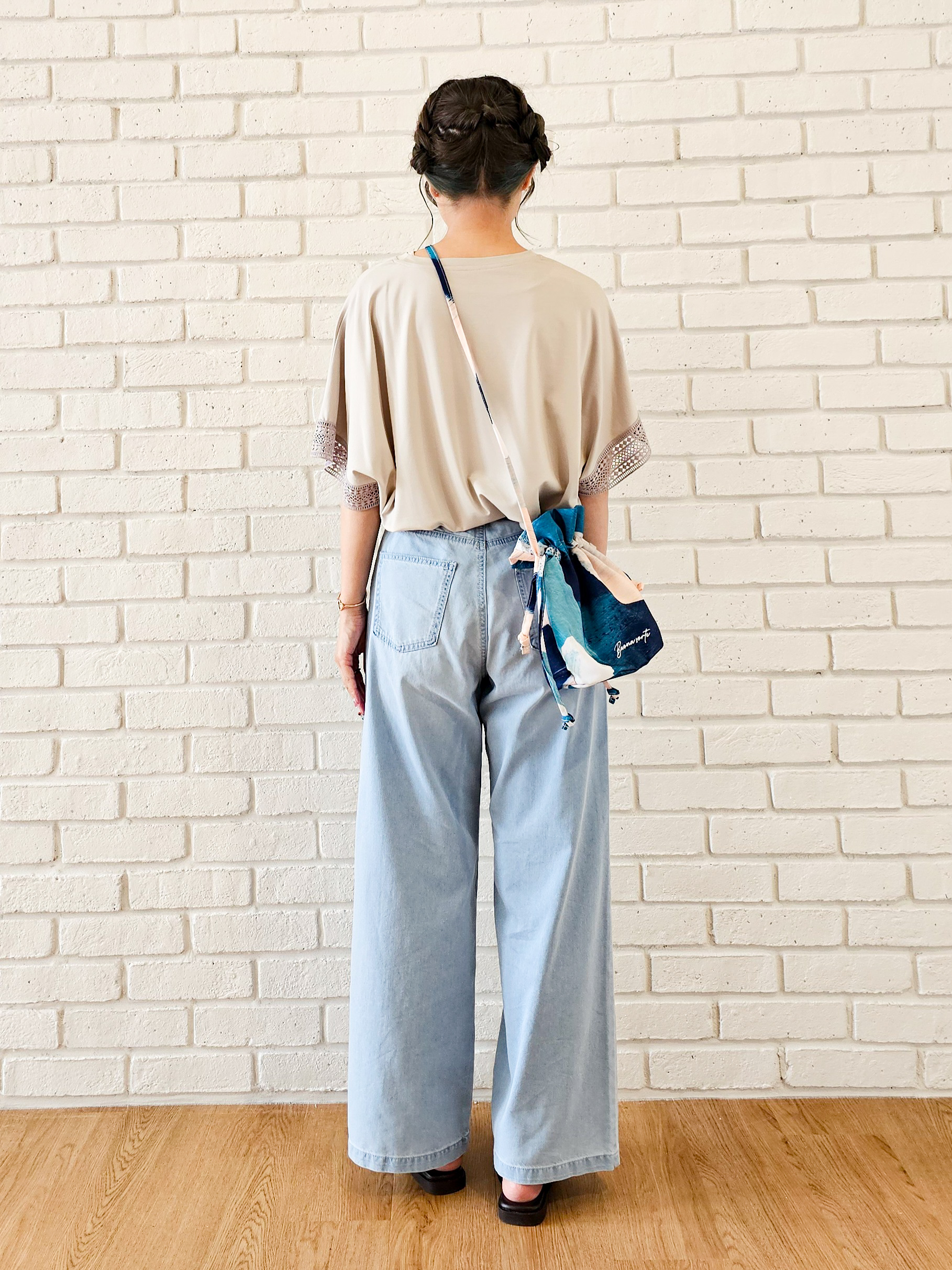 ゆゆさんの「SHOO･LA･RUE｜【ひんやり/UV】お袖レースが上品 ゆったりとろみトップス」を使ったコーディネート