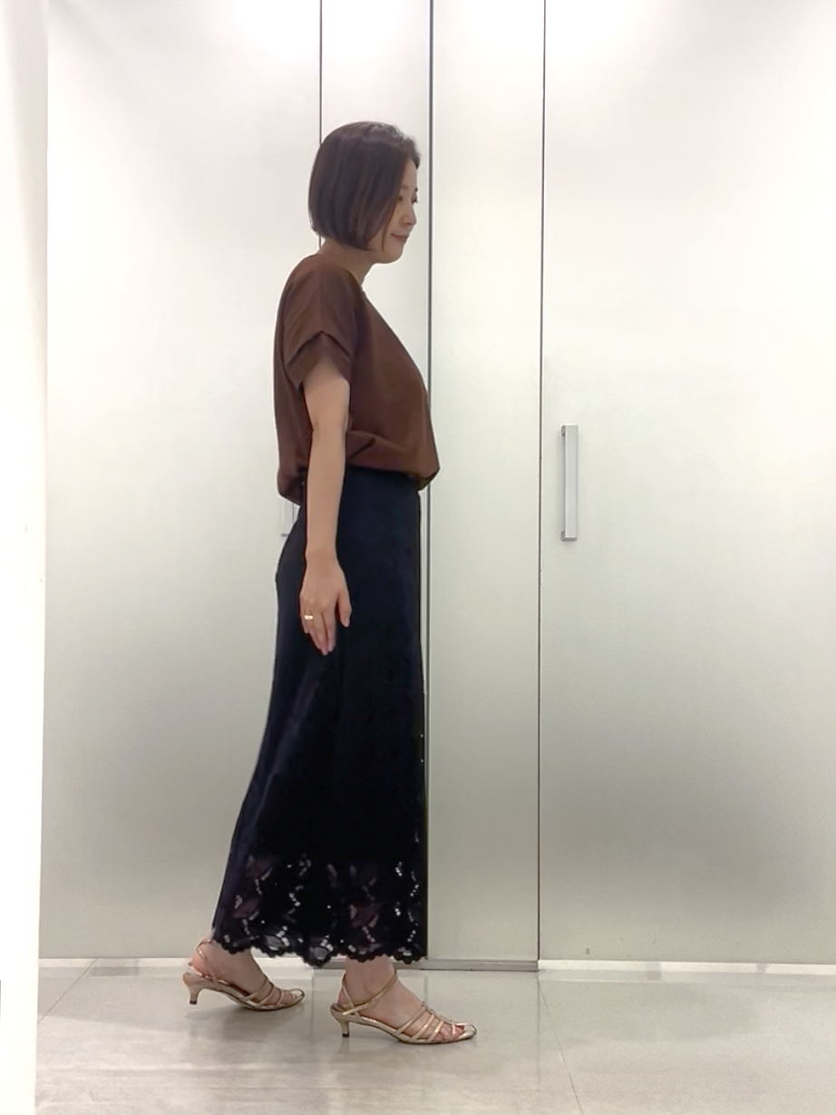まどかさんの「UNTITLED｜【前後2WAY】ドライタッチコットンプルオーバー」を使ったコーディネート